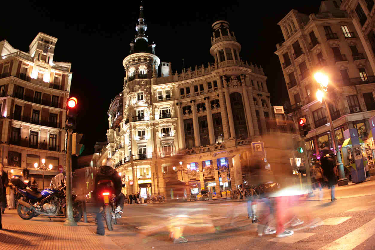 Encuentra el mejor sitio para alquilar una moto en Madrid