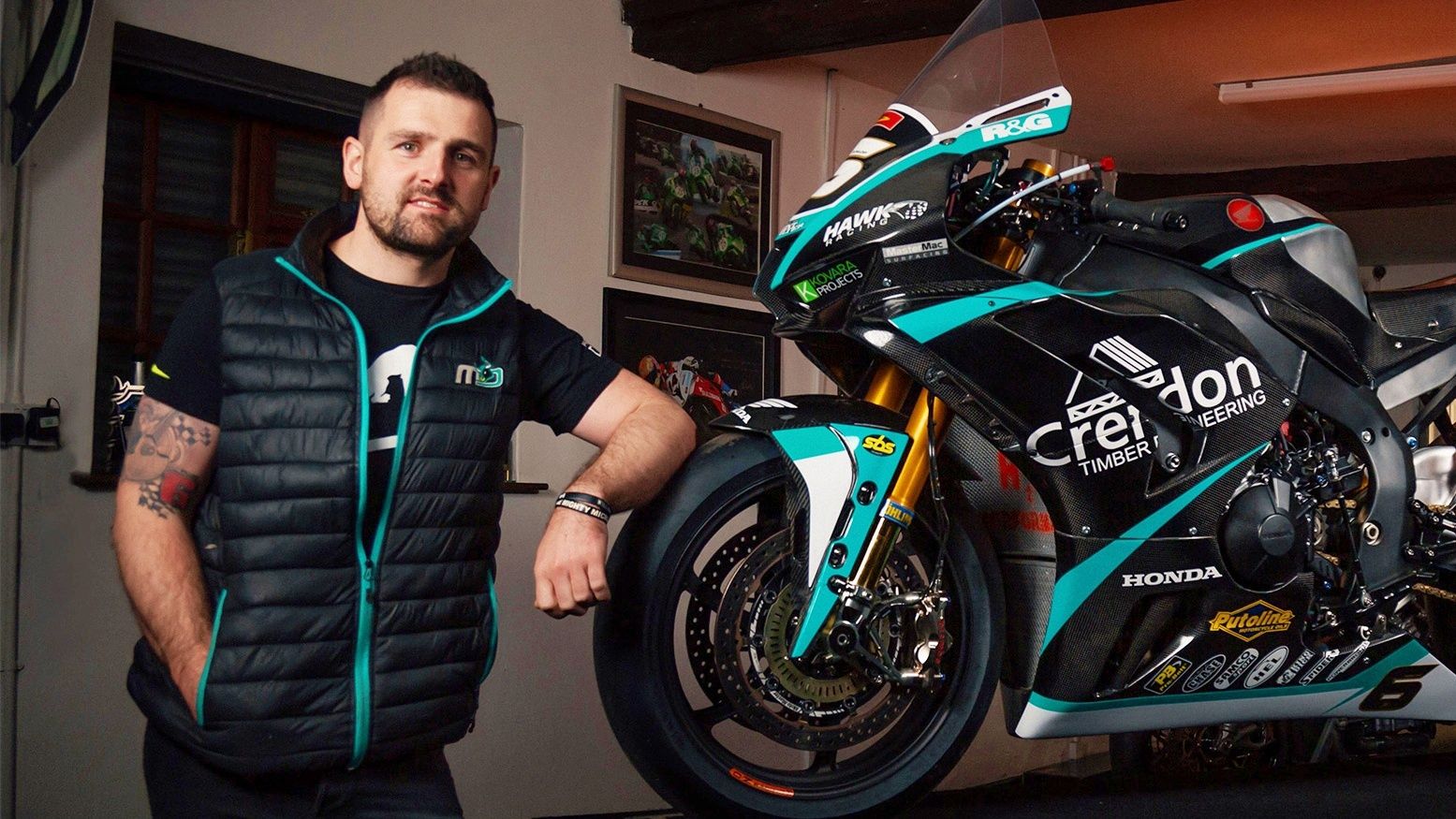Michael Dunlop con la Honda del Hawk Racing que llevará en el TT de Isla de Man 2023