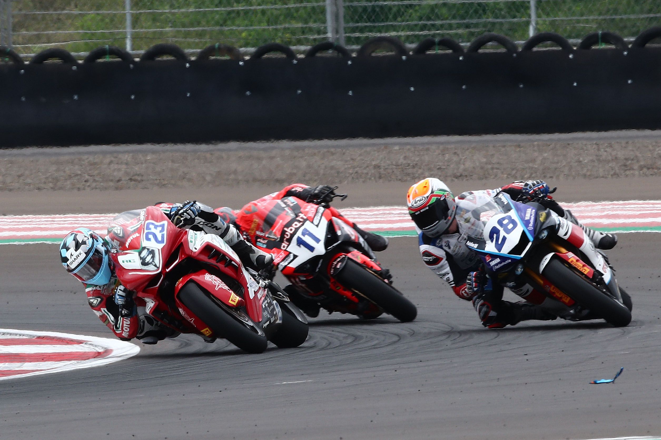 Marcel Schrotter delante de Glenn Van Straalen y Nicolò Bulega, WSS Indonesia 2023