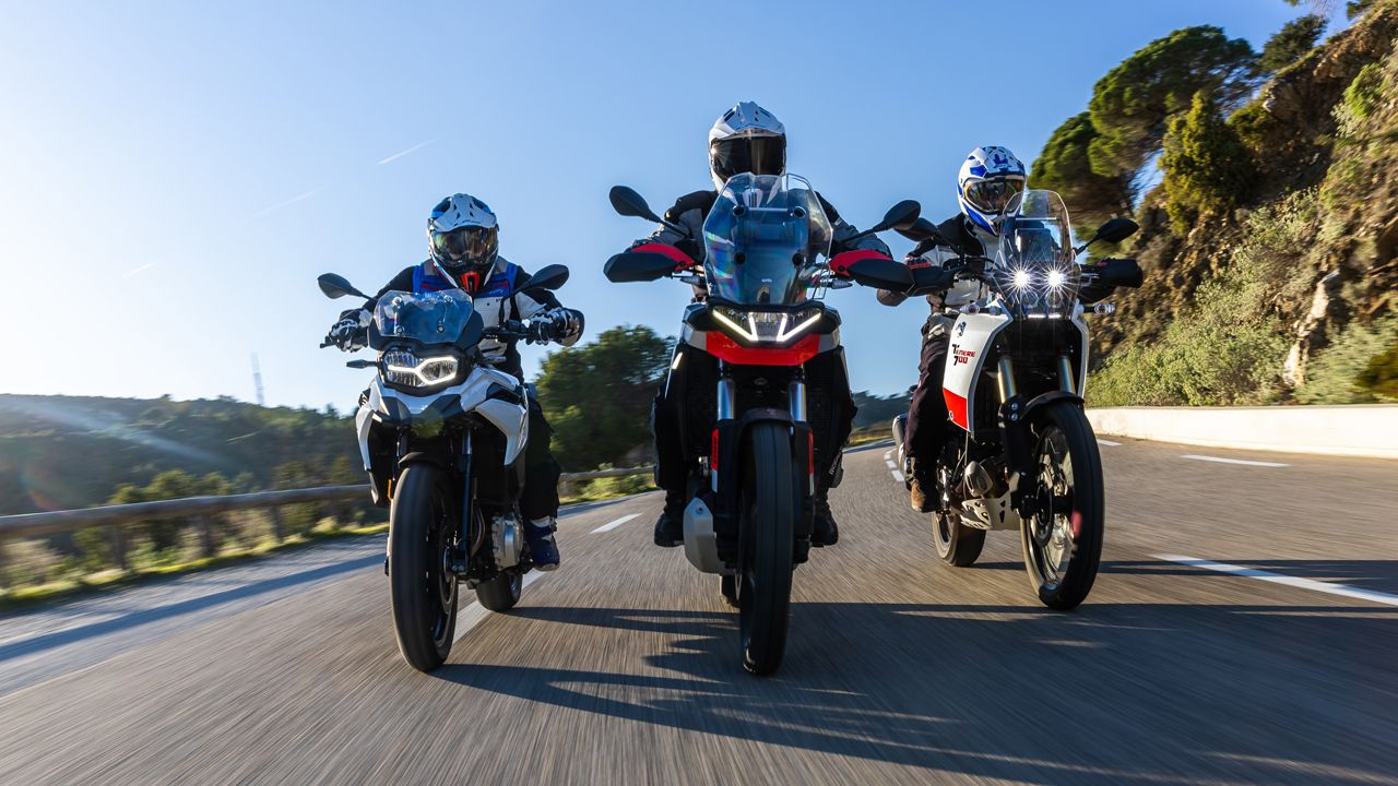 Comparativa trail medias: Aprilia Tuareg 660, BMW F 750 GS y Yamaha Ténéré 700