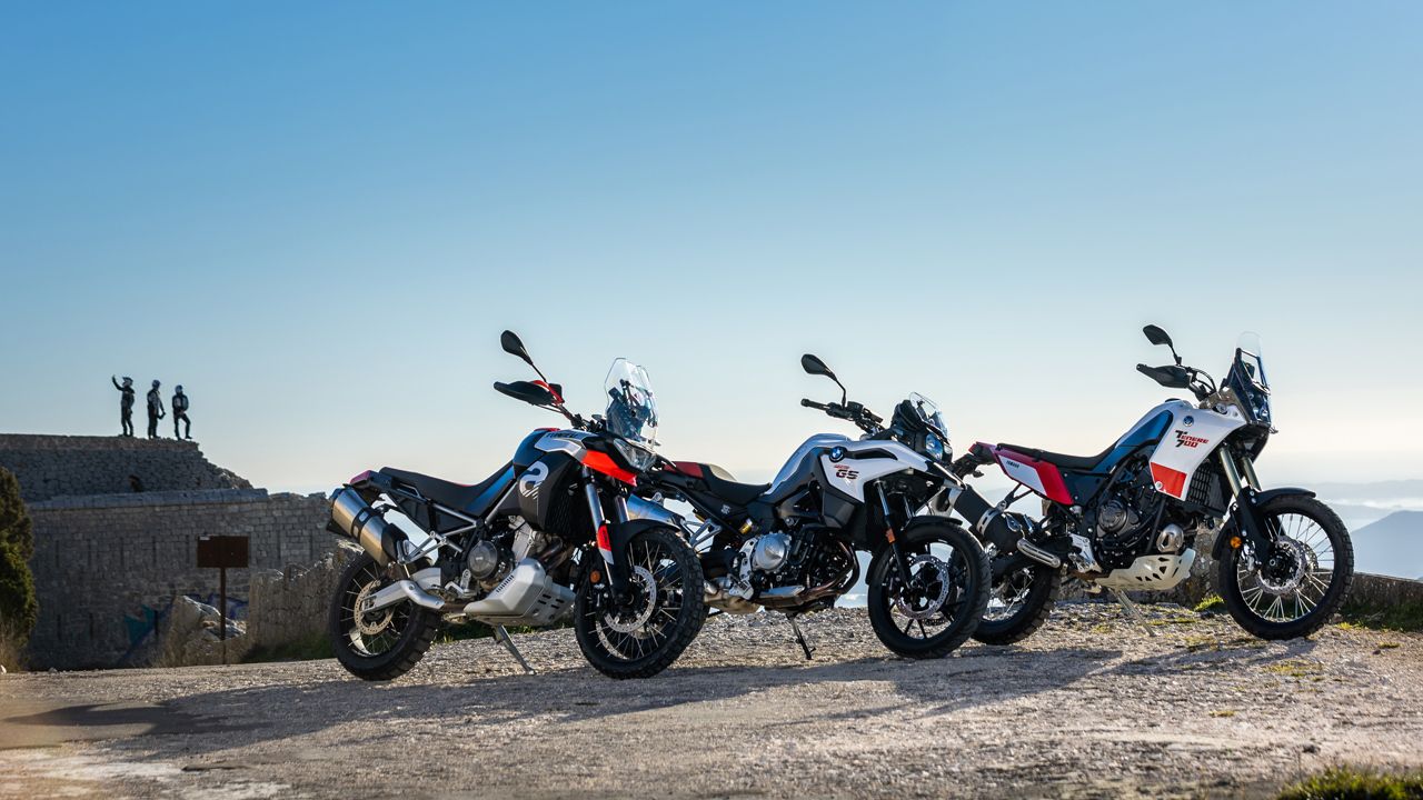 Comparativa trail medias: Aprilia Tuareg 660, BMW F 750 GS y Yamaha Ténéré 700