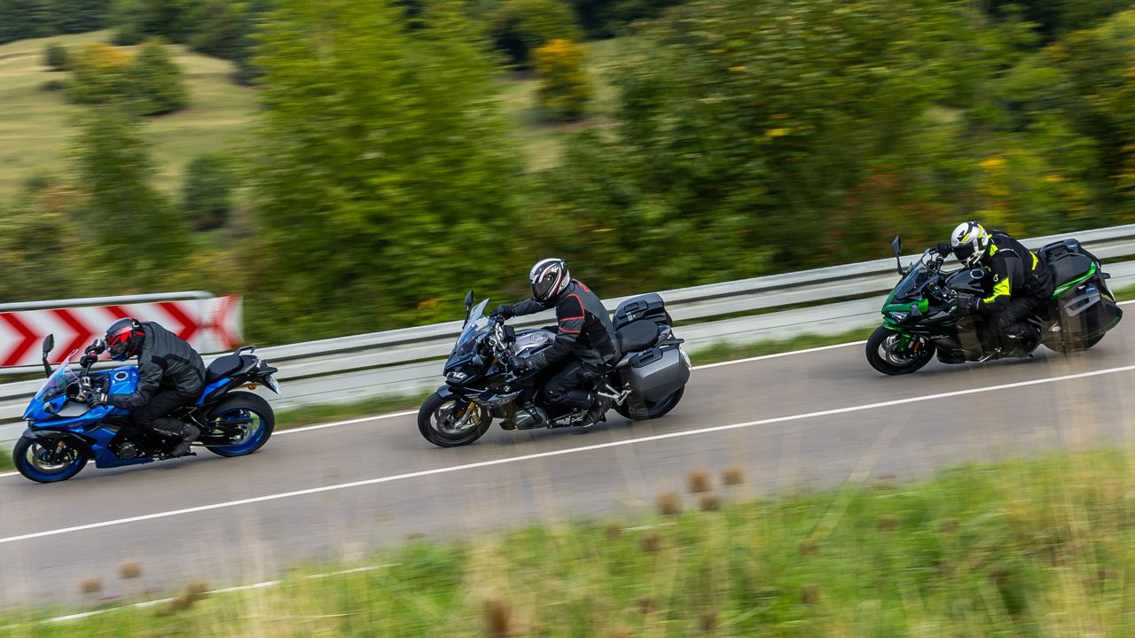 Comparativa sport turismo: BMW R 1250 RS, Kawasaki Ninja 1000SX y Suzuki GSX-S1000 GT