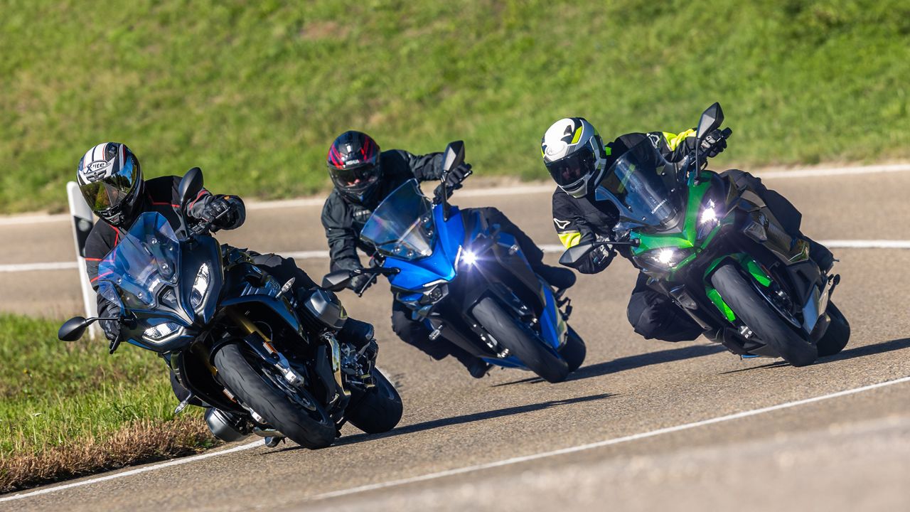 Comparativa sport turismo: BMW R 1250 RS, Kawasaki Ninja 1000SX y Suzuki GSX-S1000 GT