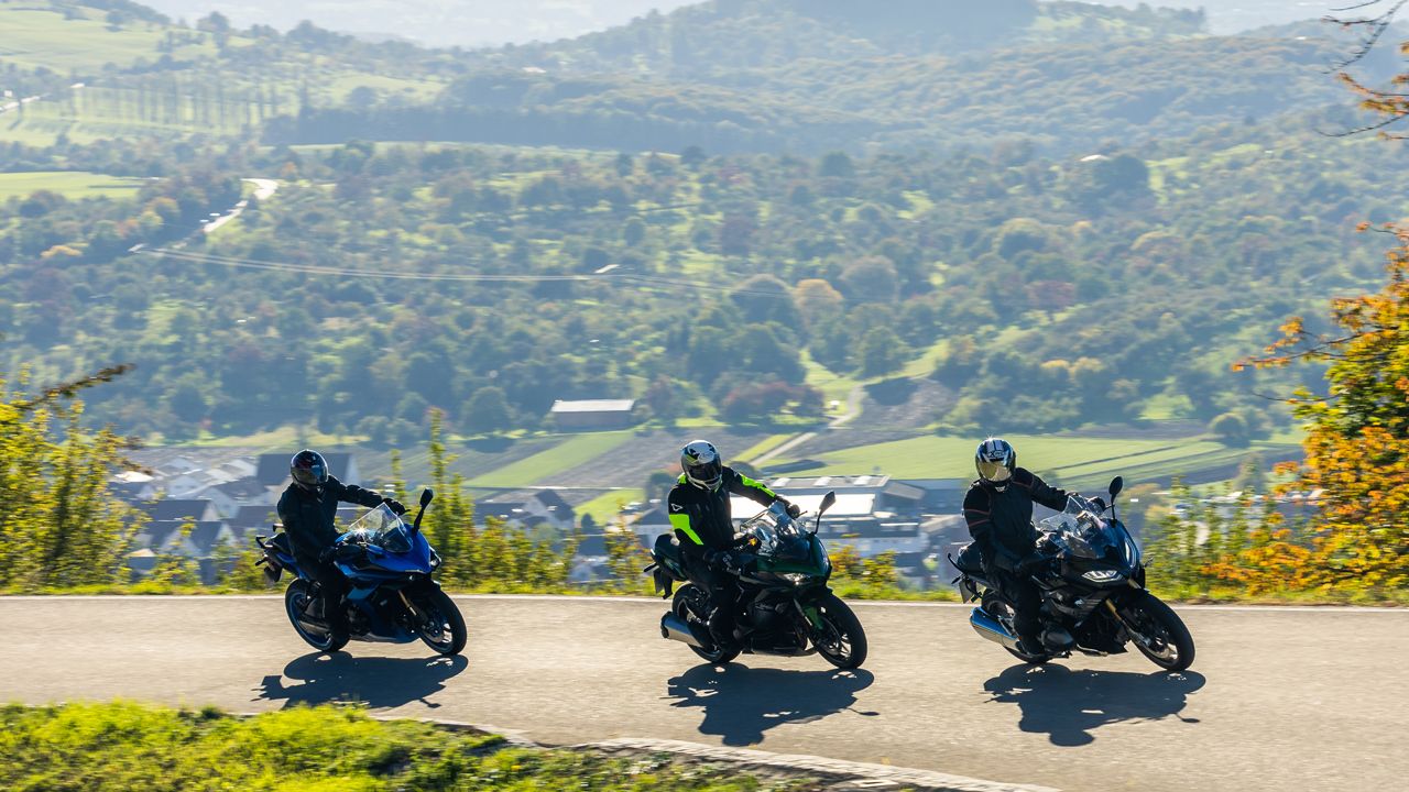 Comparativa sport turismo: BMW R 1250 RS, Kawasaki Ninja 1000SX y Suzuki GSX-S1000 GT