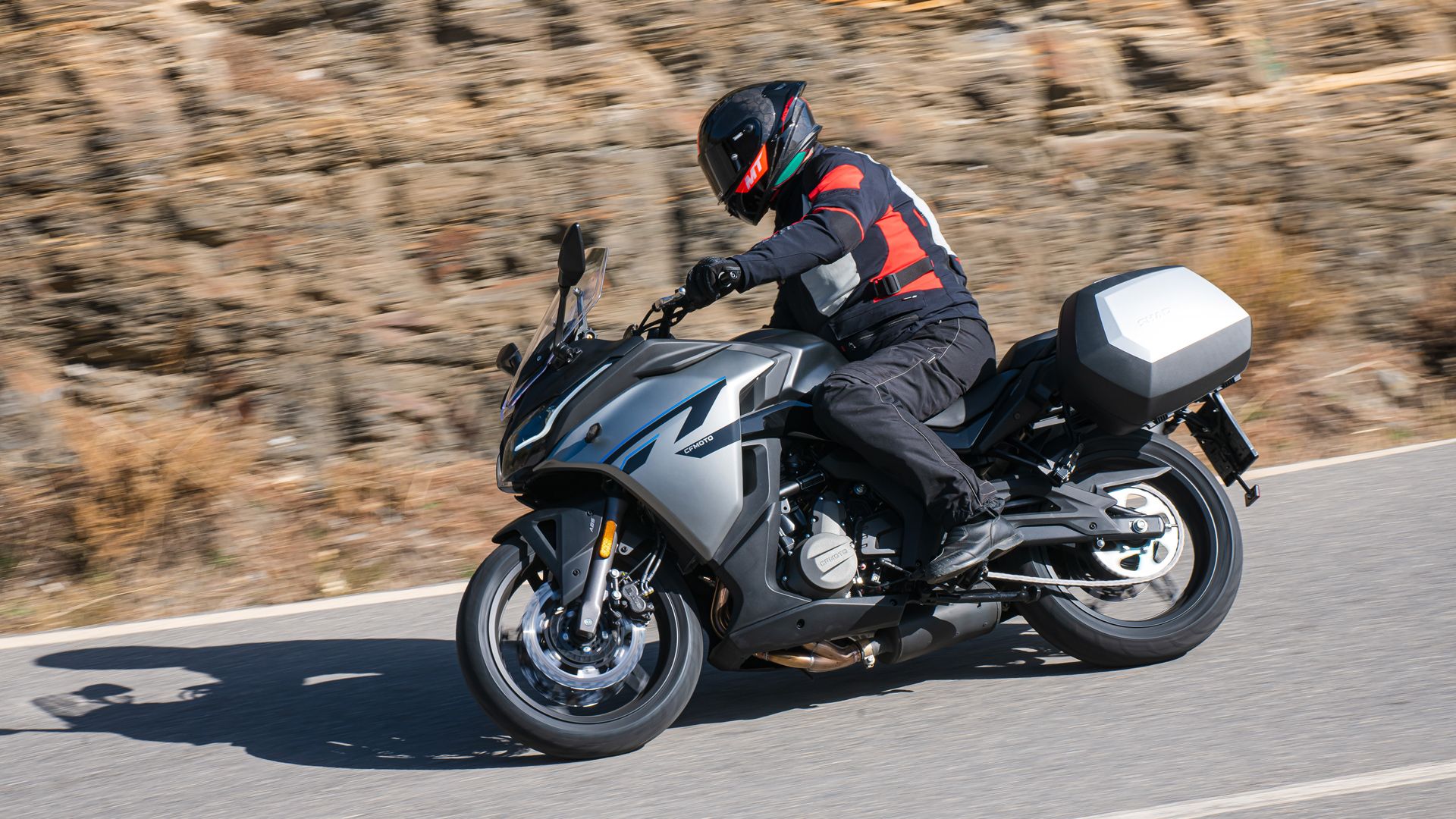 CFMoto 650 GT 2023 Accion (12)
