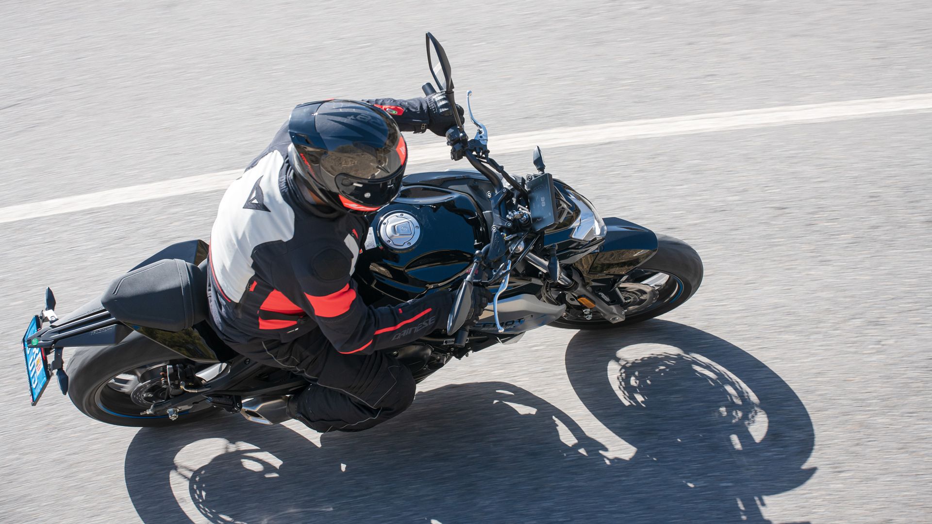 CFMoto 650 NK 2023 Accion (2)