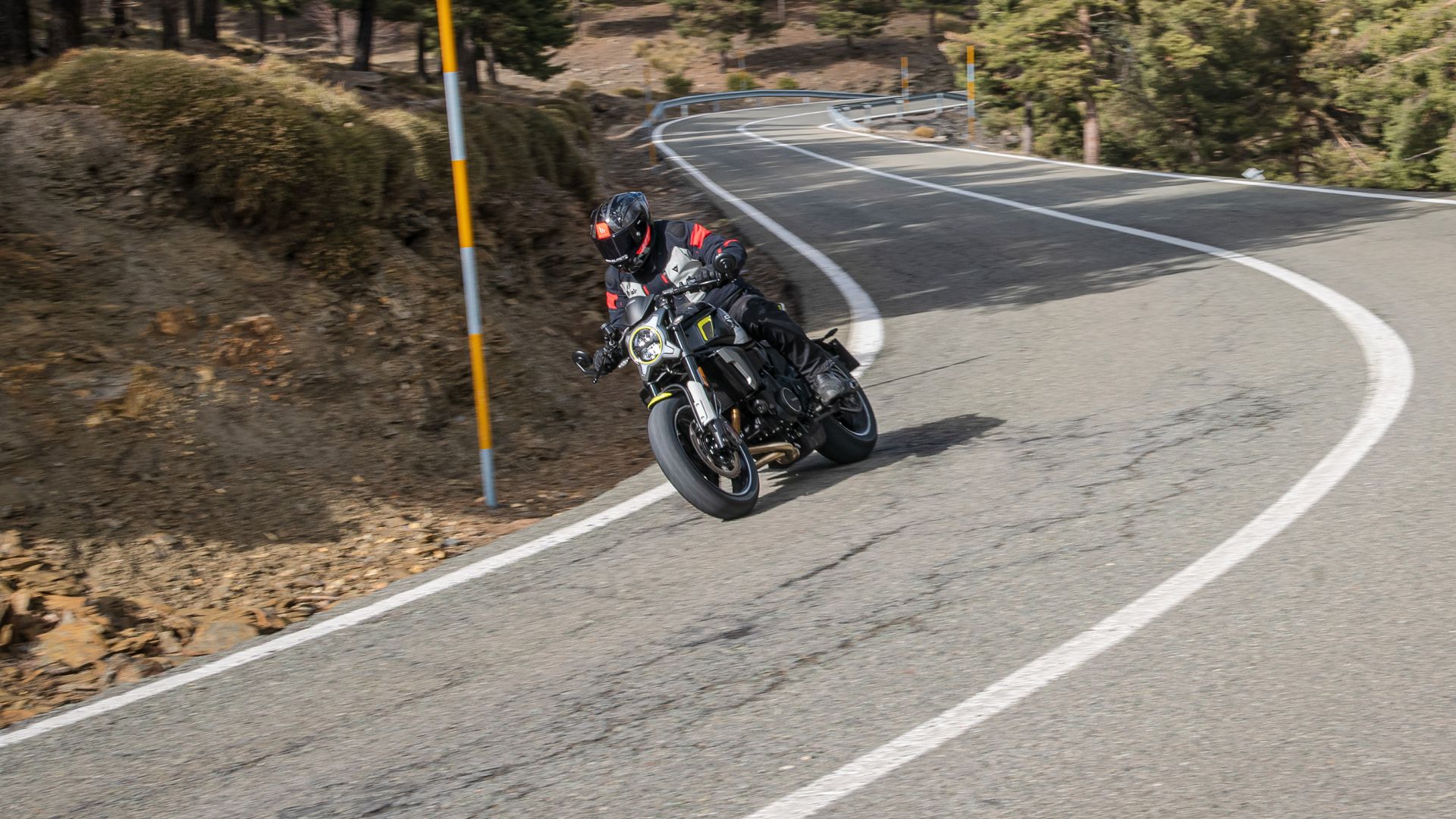 CFMoto 700 CL X Heritage 2023 Accion (6)