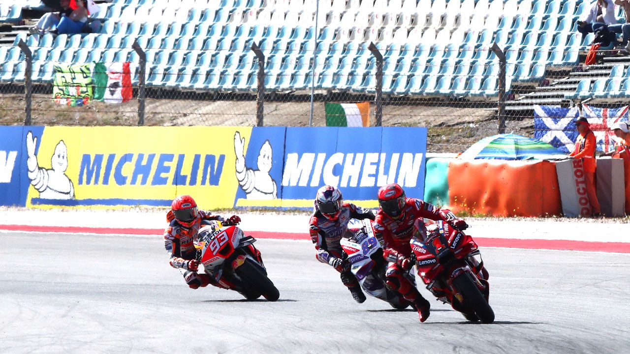 Pecco Bagnaia, Jorge Martín y Marc Márquez, el podio de la primera carrera sprint de la historia de MotoGP