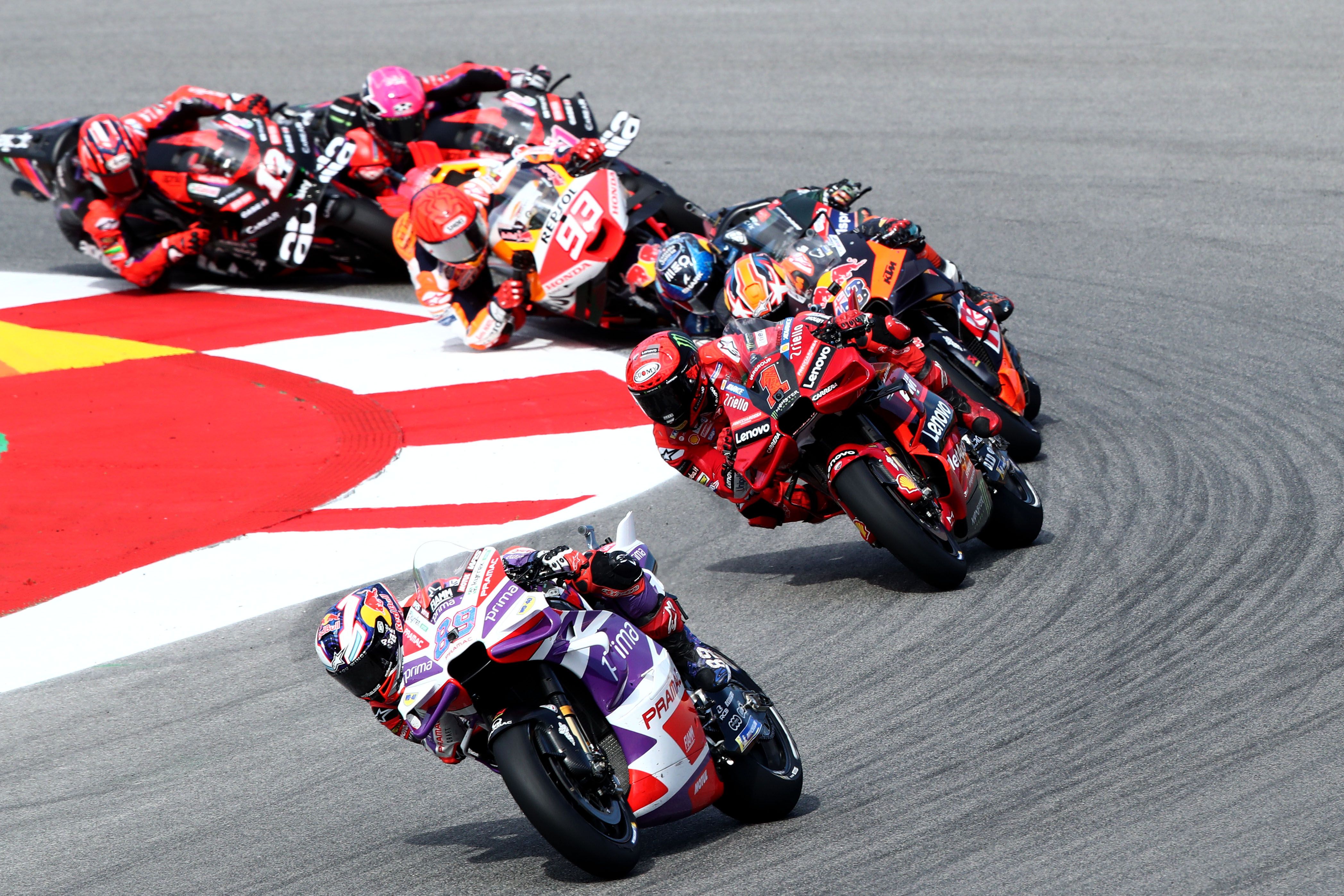 Jorge Martín comanda el grupo delantero seguido por Pecco Bagnaia, MotoGP Portimao 2023