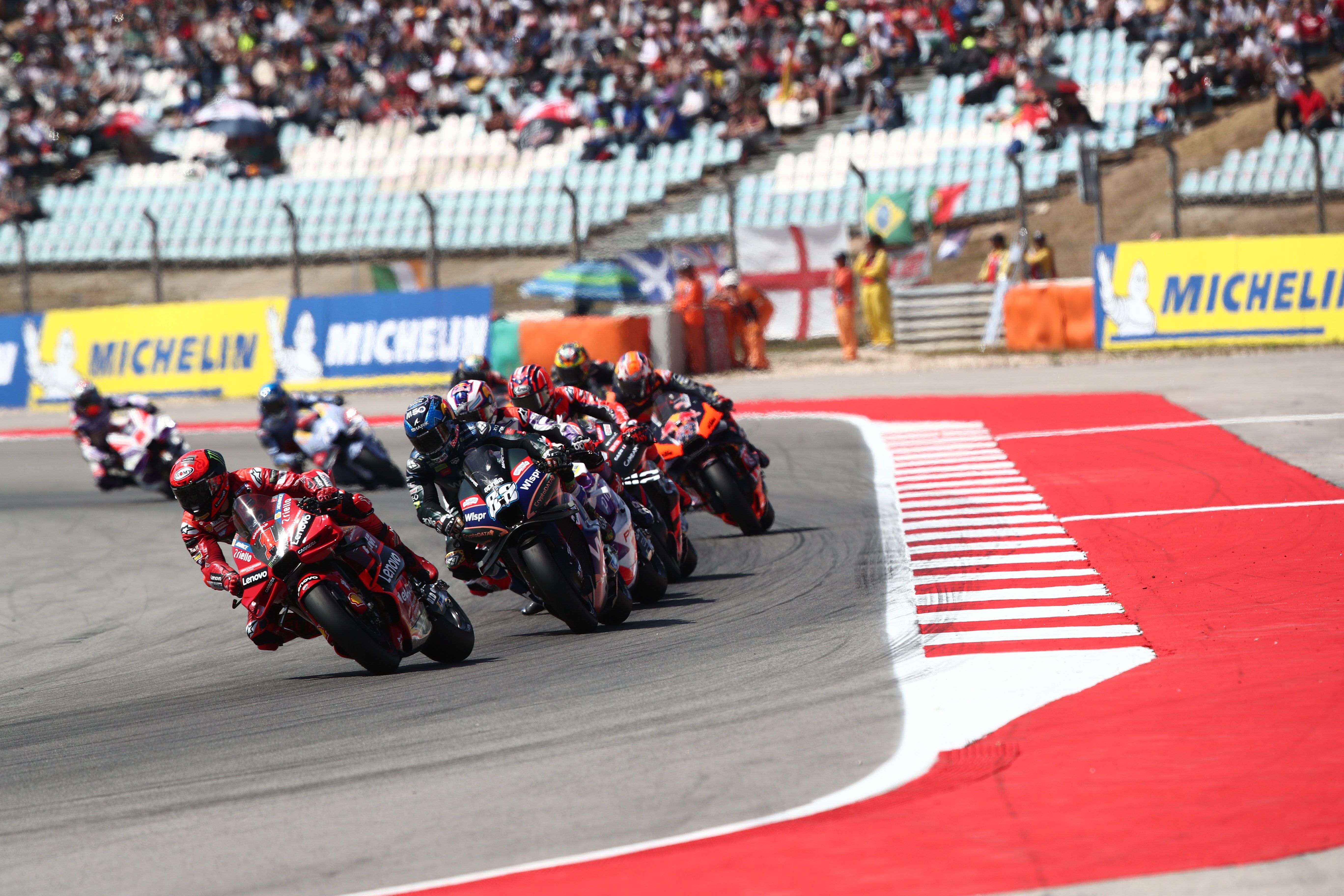 Pecco Bagnaia lidera el grupo ante Miguel Oliveira, MotoGP Portimao 2023