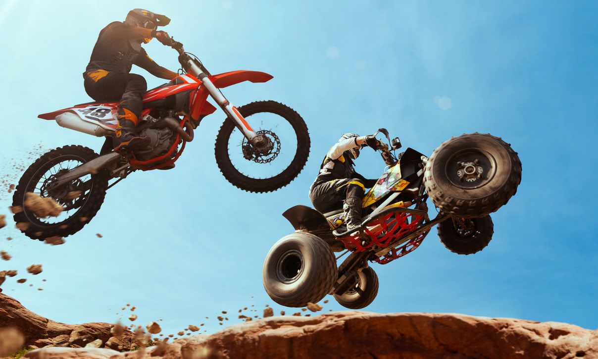 Moto o quad para hacer cross