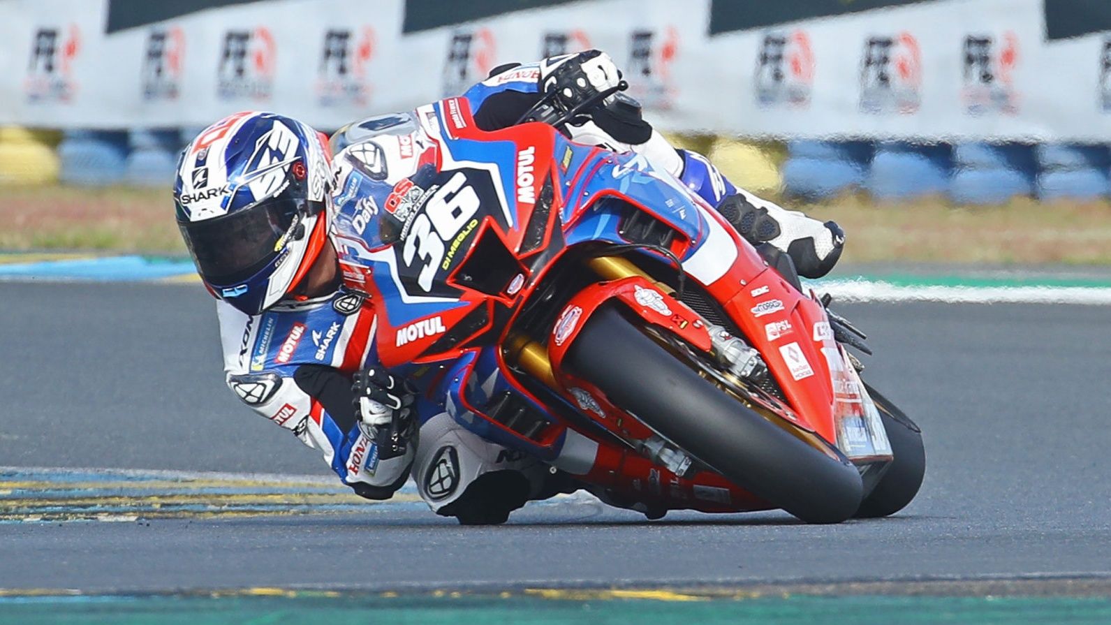 Mike Di Meglio se impuso en las dos carreras de Le Mans para iniciar el FSBK 2023 en lo alto