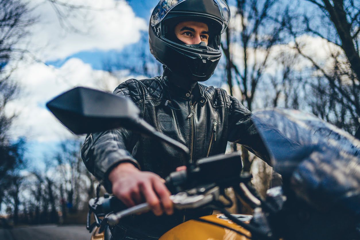 Cómo te protege el poliestireno expandido en la moto
