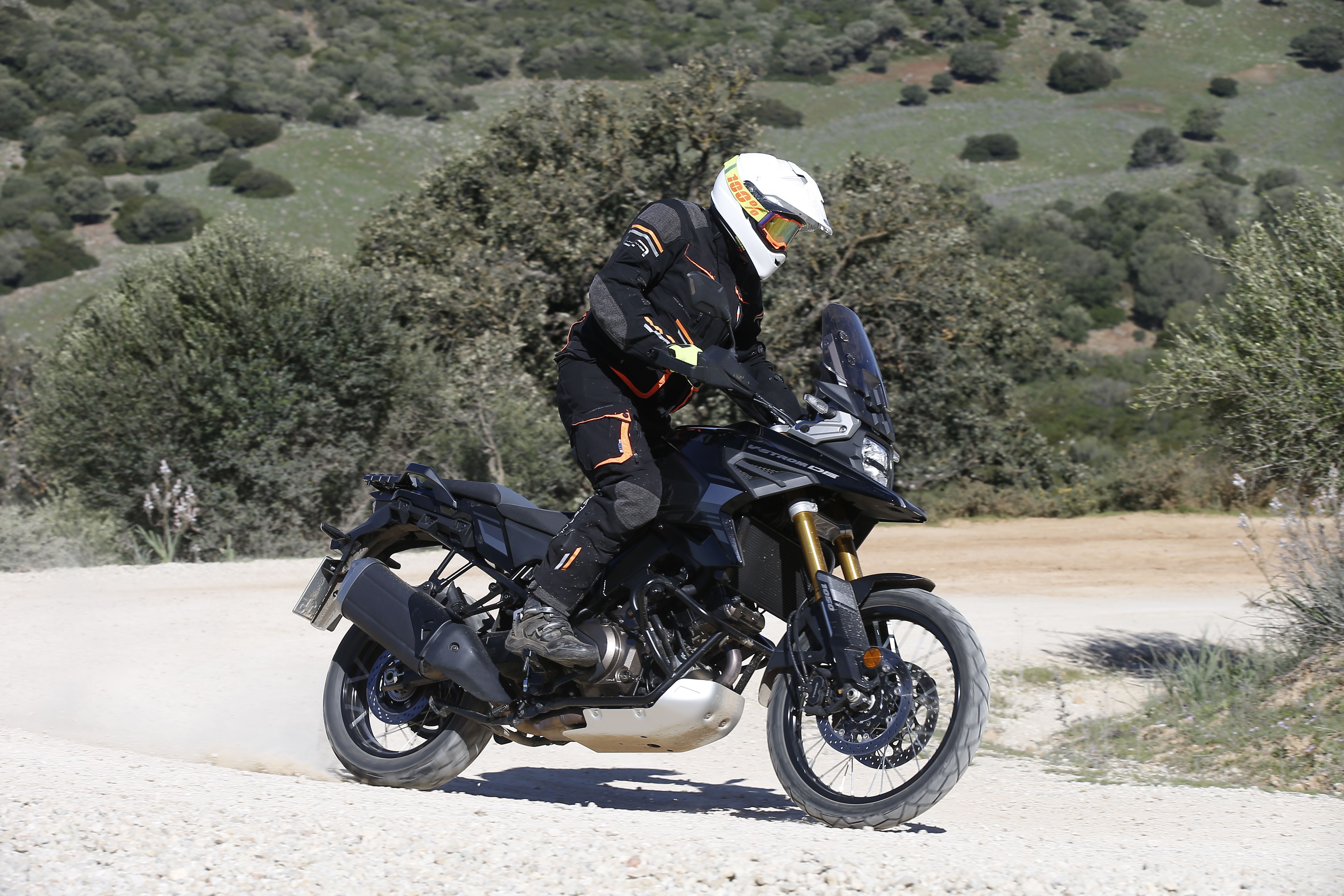 Fotos SUZUKI V-STROM 1050 TECH / DE 