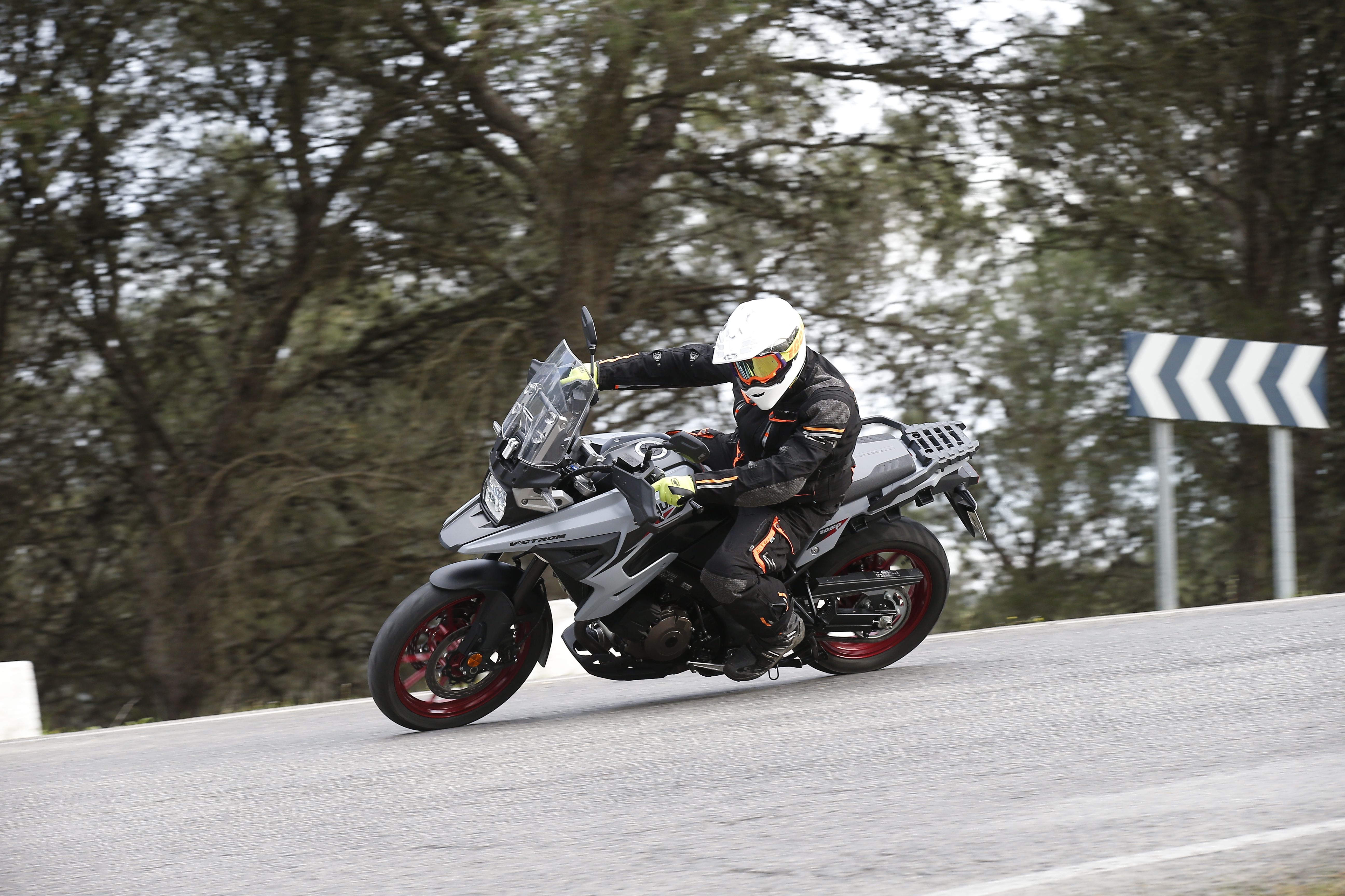 Fotos SUZUKI V-STROM 1050 TECH / DE 