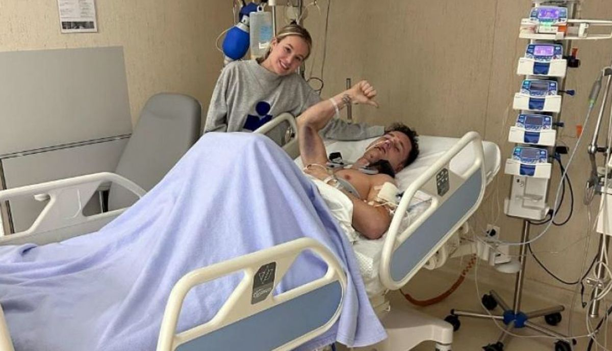 Pol Espargaró, acompañado de su mujer Carlota, en la UCI del hospital Dexeus de Barcelona. Pol Espargaró, acompañado de su mujer Carlota, en la UCI del hospital Dexeus de Barcelona.