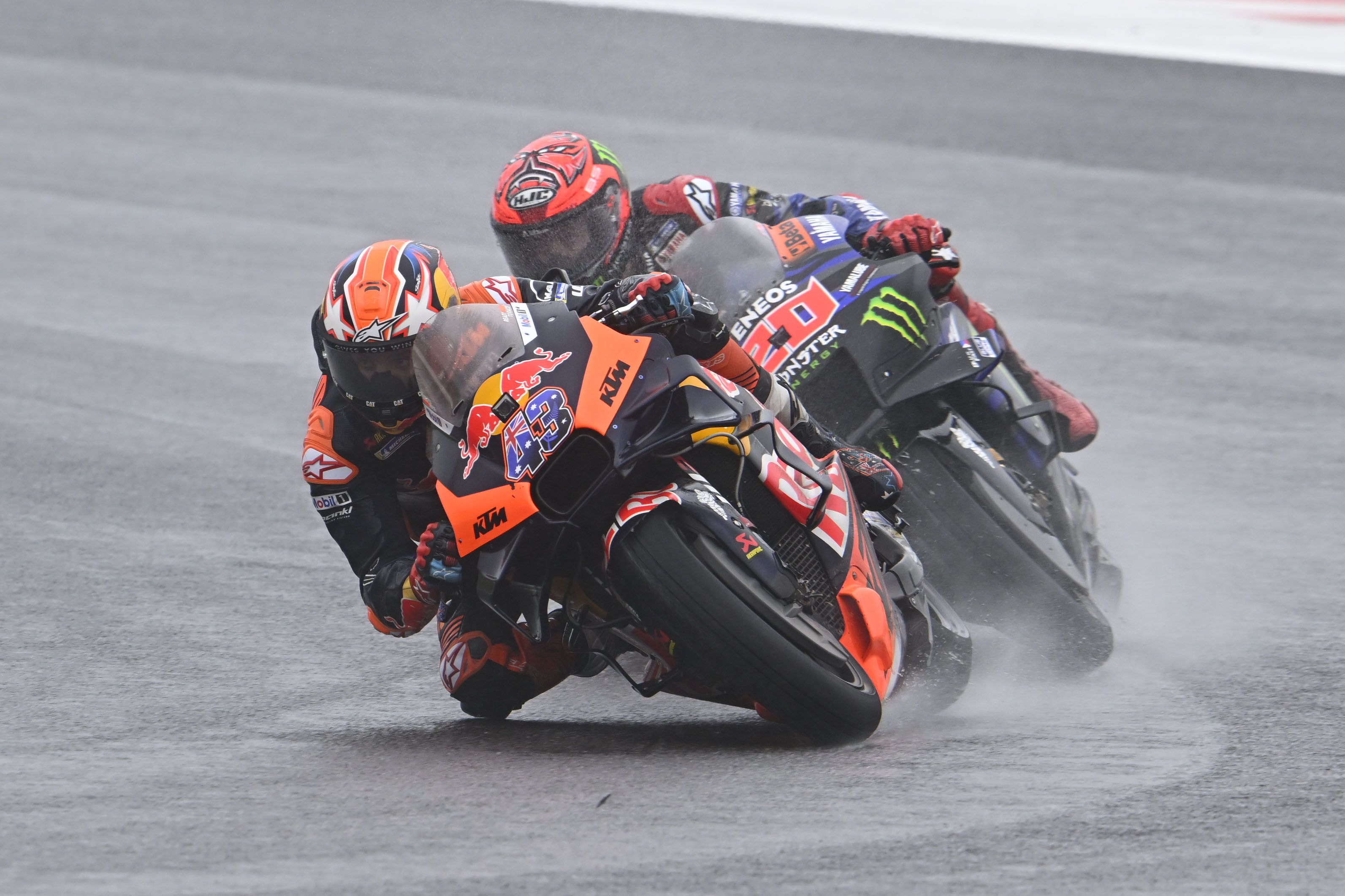 Jack Miller con Fabio Quartararo totalmente pegado, MotoGP Argentina 2023
