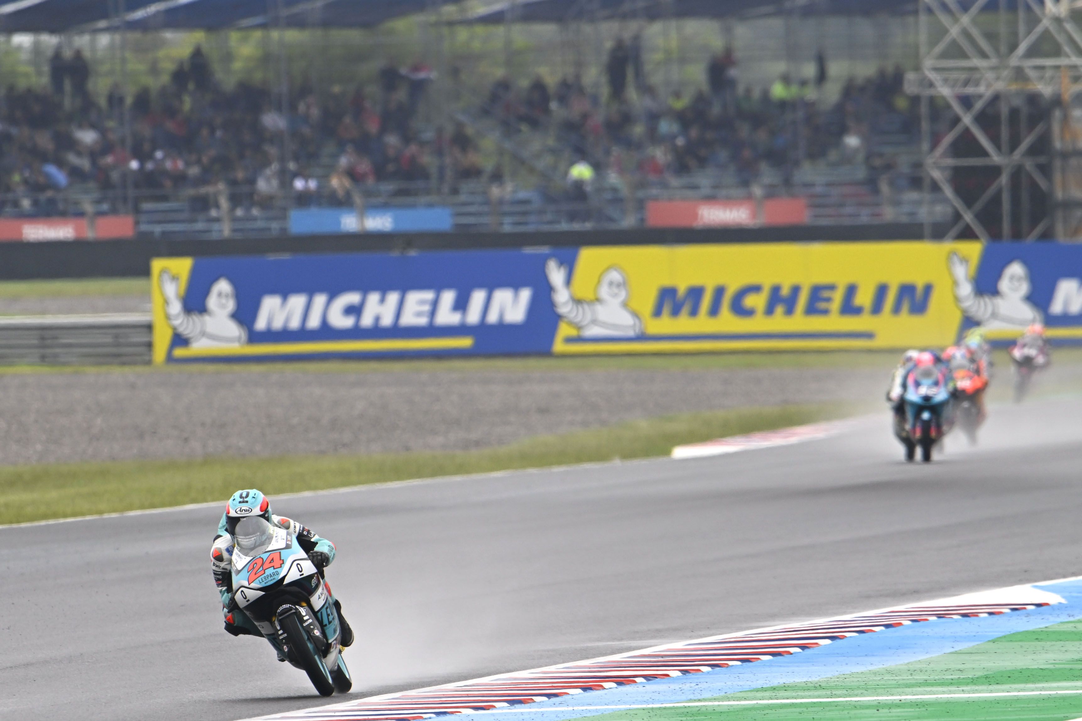 Tatsuki Suzuki liderando un un mundo de ventaja, Moto3 Argentina 2023