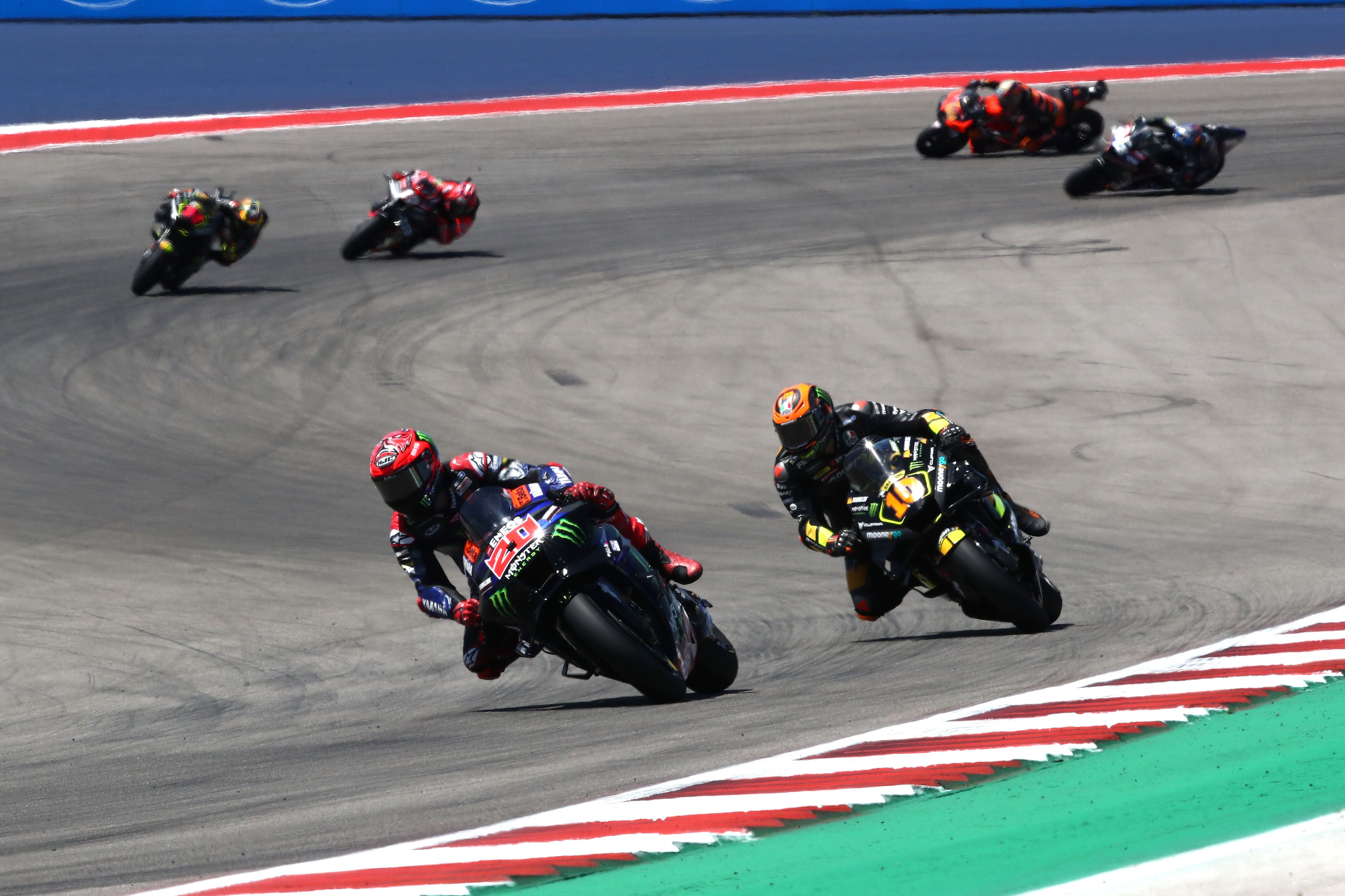 Fabio Quartararo delante de Luca Marini, MotoGP Américas 2023