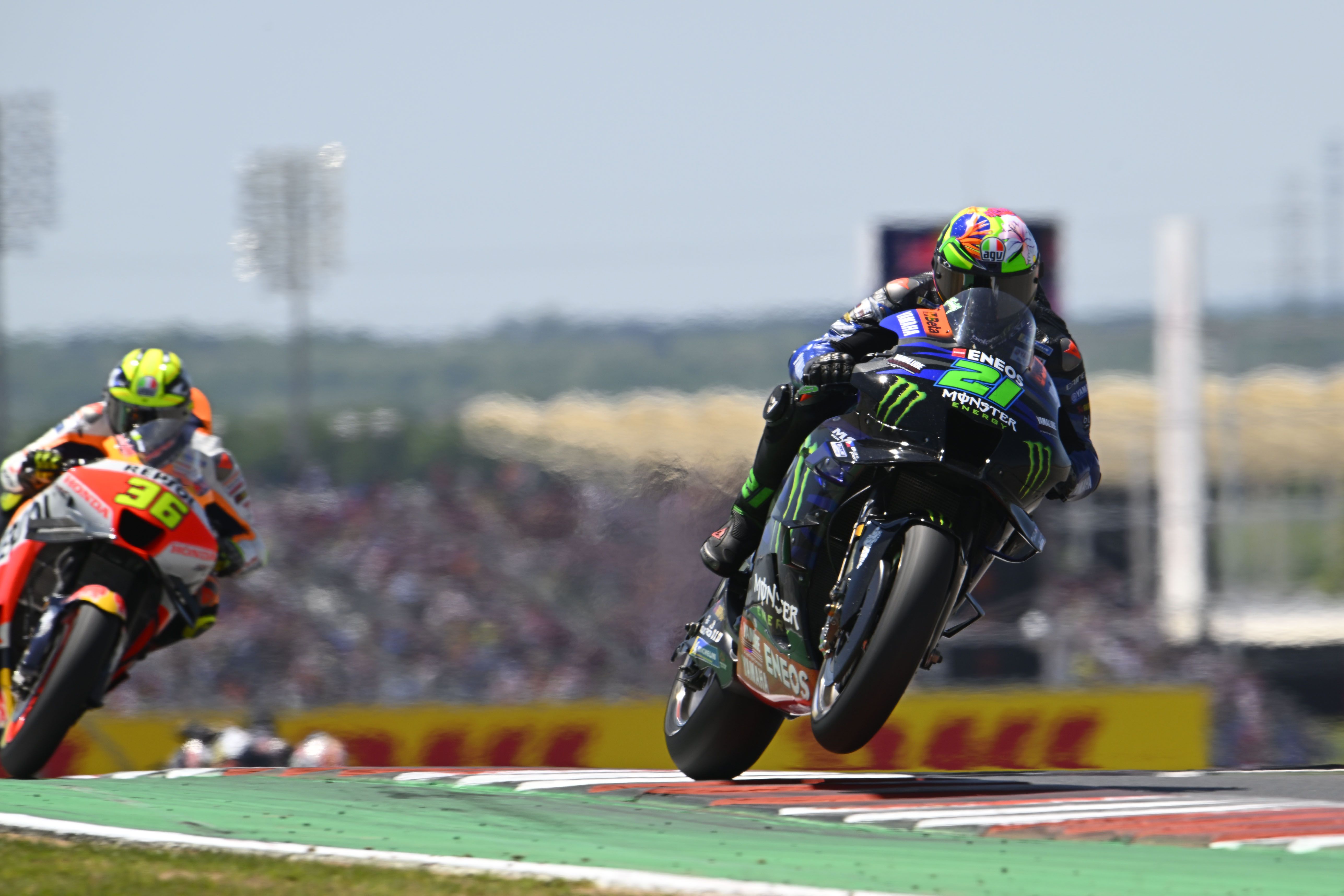 Franco Morbidelli perseguido por Joan Mir, MotoGP Américas 2023
