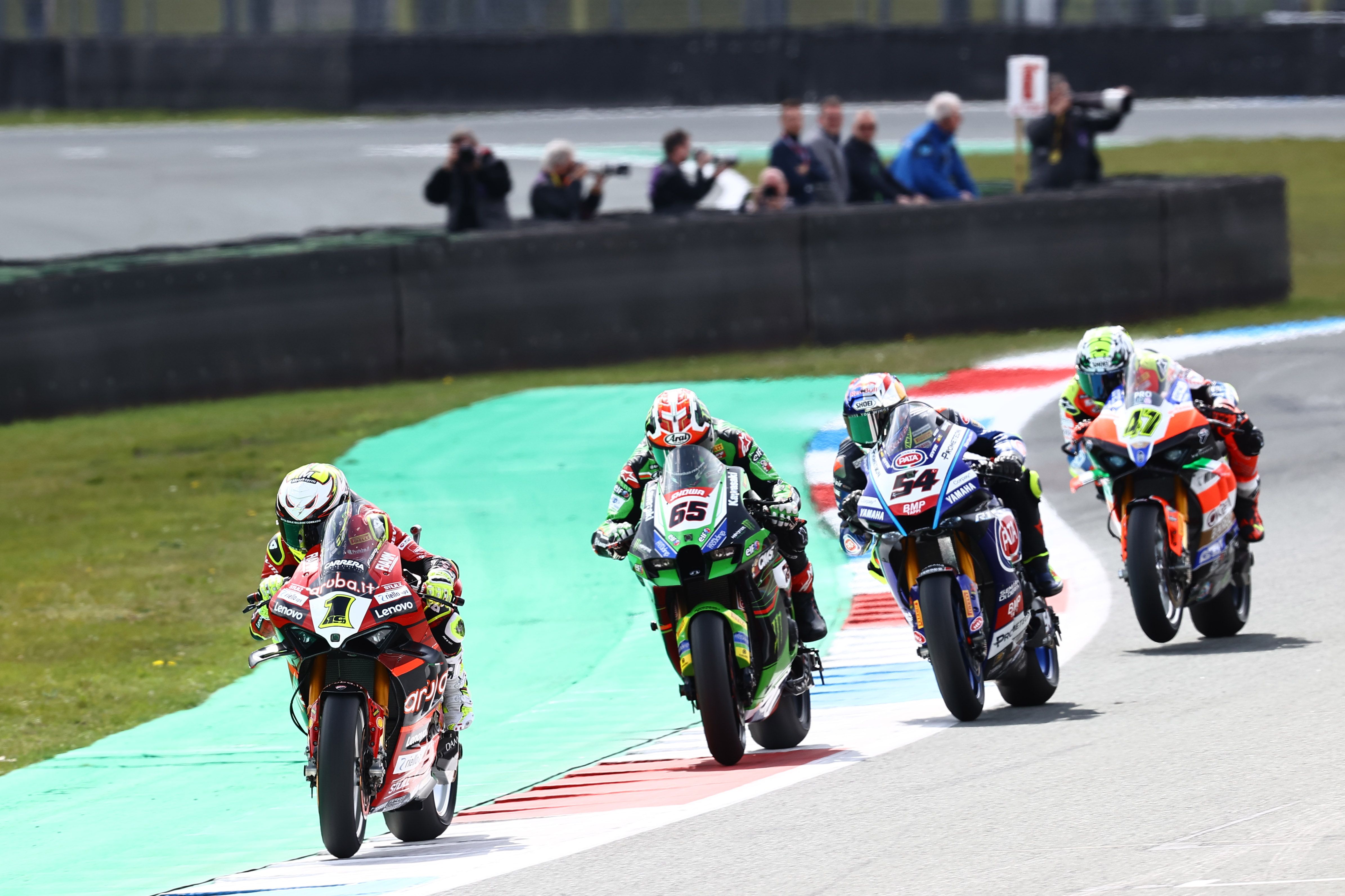 Álvaro Bautista, Jonathan Rea, Toprak Razgatlioglu y Axel Bassani, WSBK Assen 2023