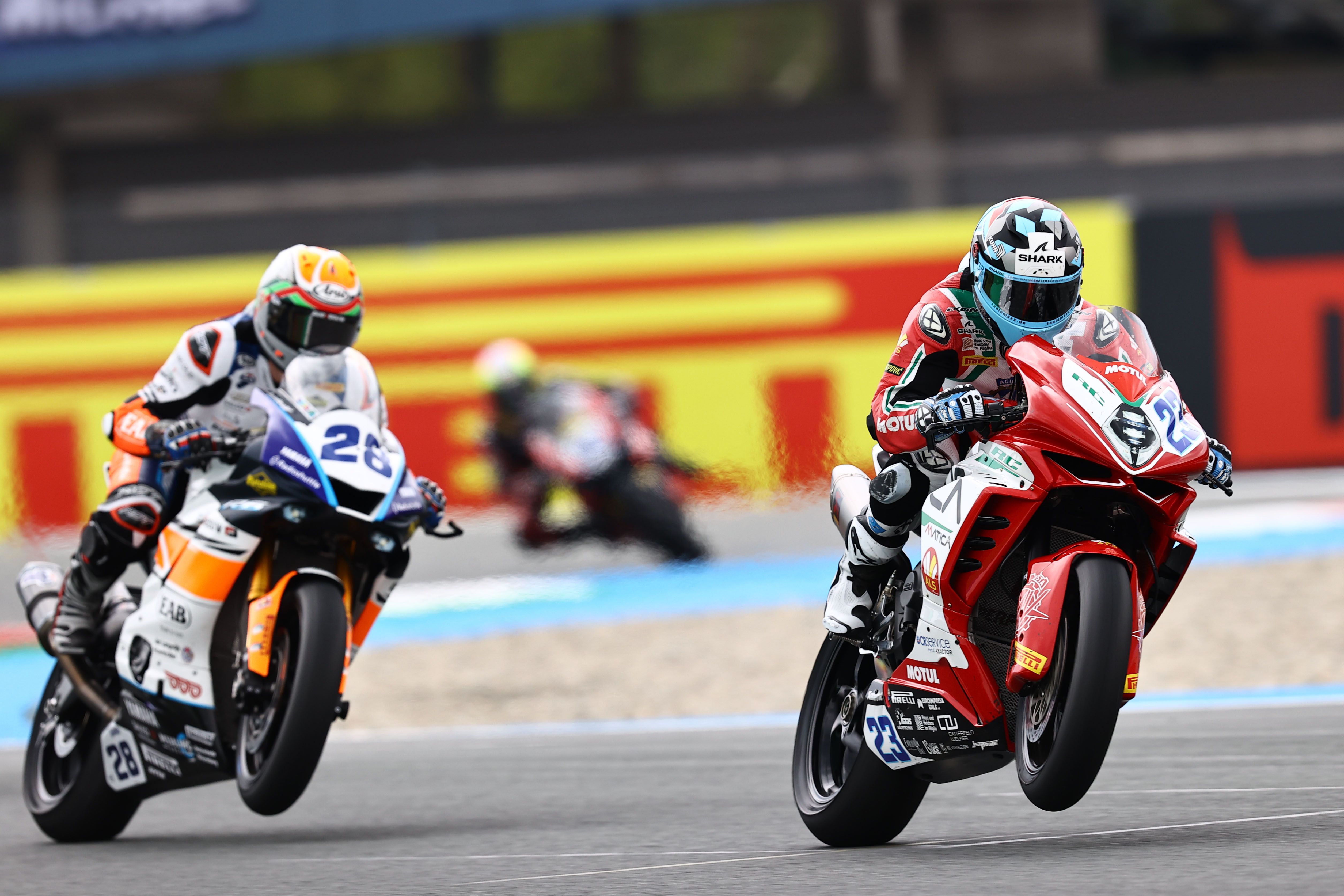 Marcel Schrotter seguido por Glenn Van Straalen, WSS Assen 2023