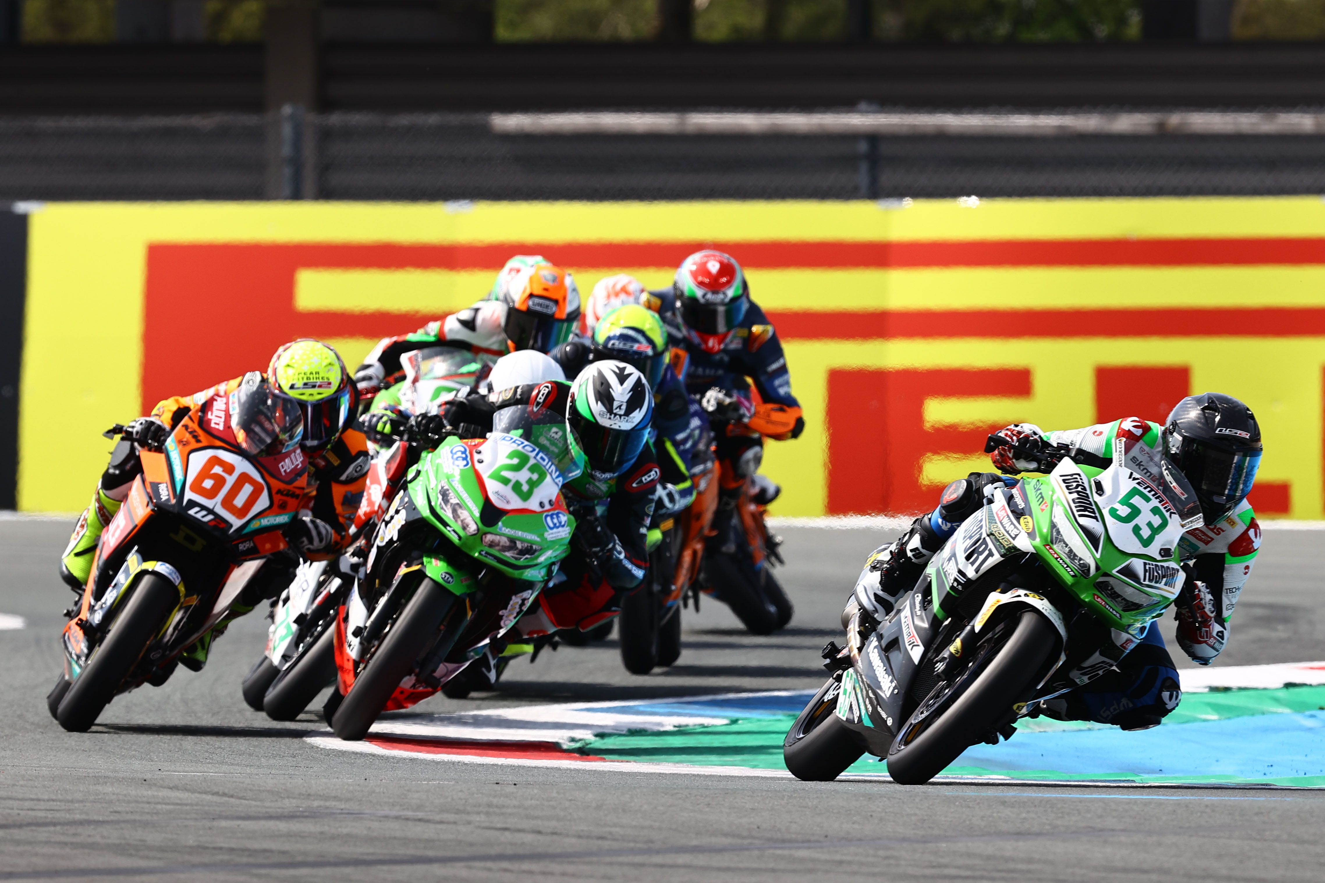 Petr Svoboda delante de Samuel Di Sora y Dirk Geiger, SSP300 Assen 2023