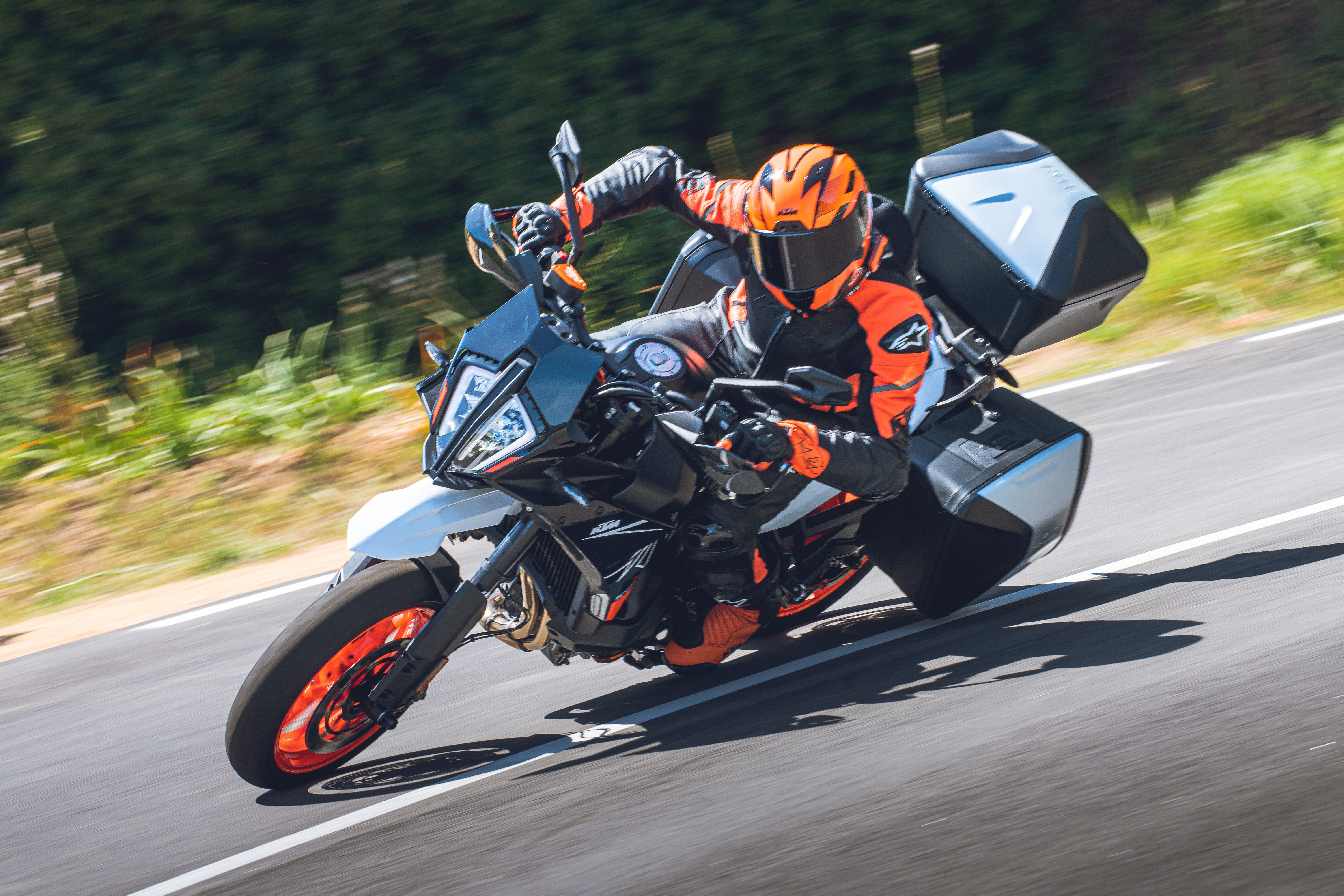 Fotos KTM 890 SMT