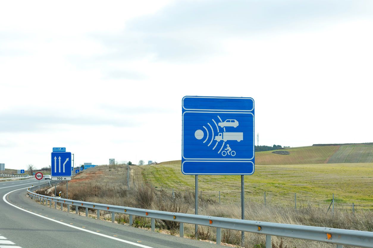 ¡Atención! La DGT instala 24 nuevos radares de velocidad en carreteras de la Península