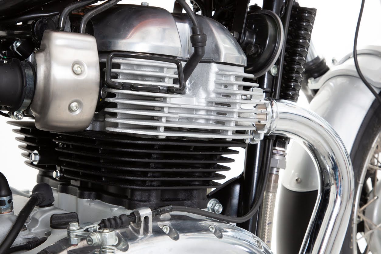 Cómo quitar carbonilla de la moto a gasolina