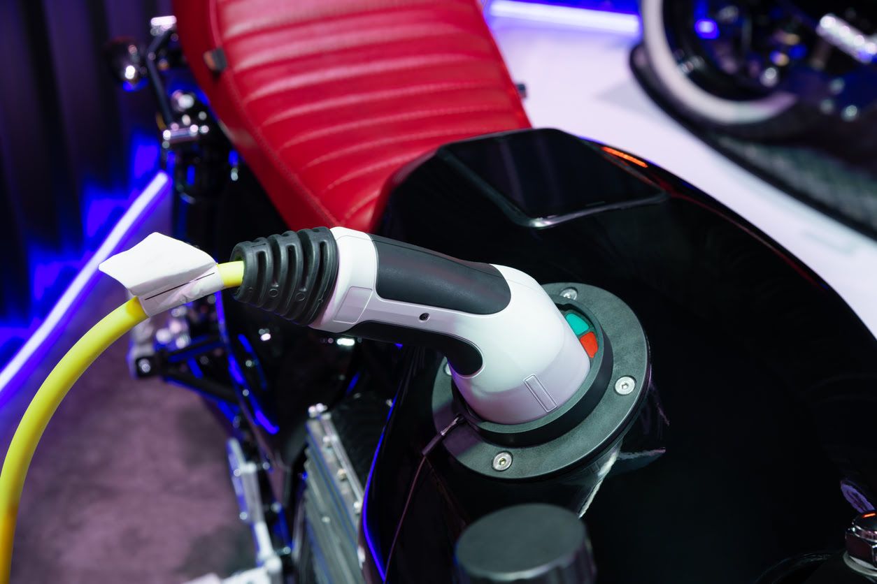 Cuánto tarda en cargarse la moto eléctrica