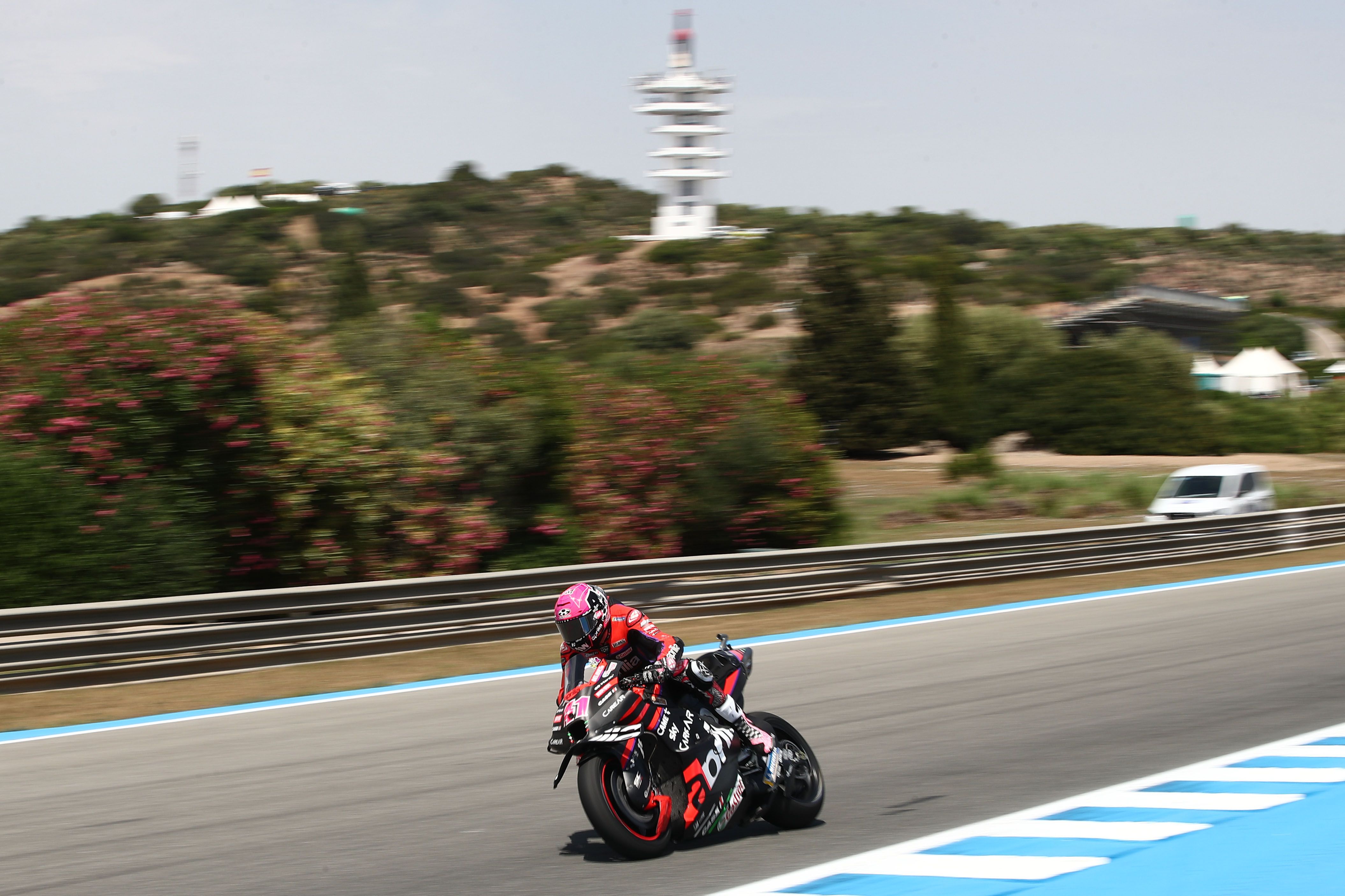 Aleix Espargaró ha liderado la clasificación combinada del viernes en MotoGP.