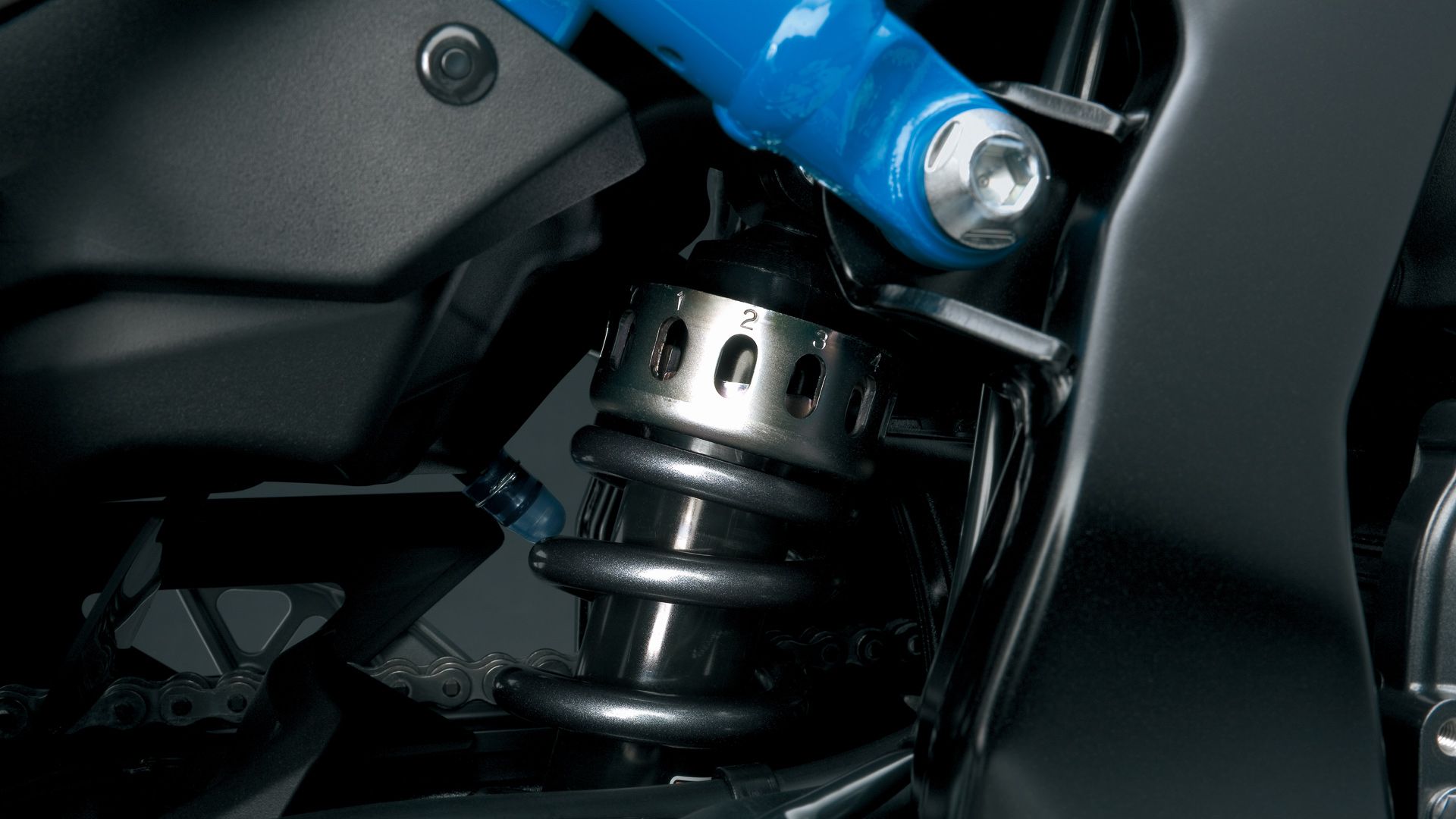 Suzuki GSX 8S 2023 Detalles (13)