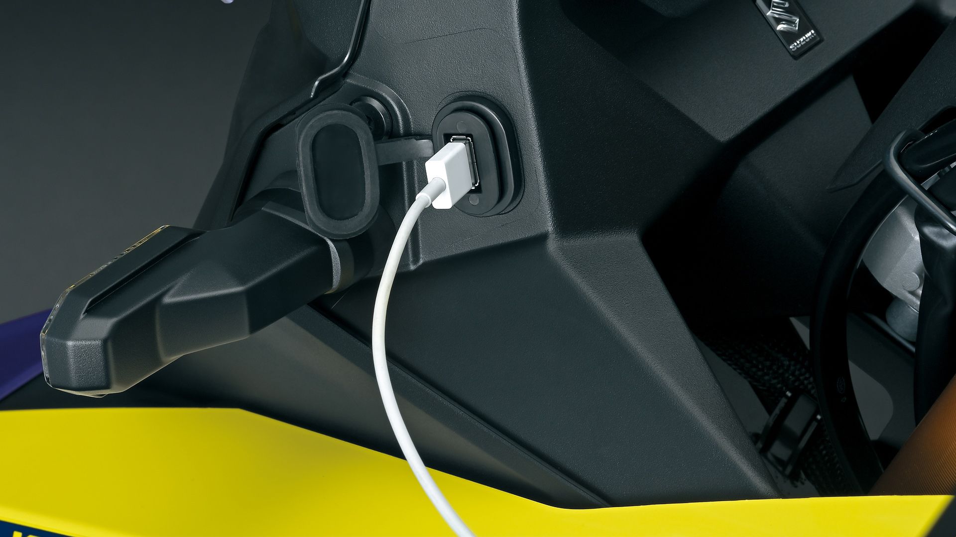 Suzuki V Strom 800DE 2023 Detalles (31)