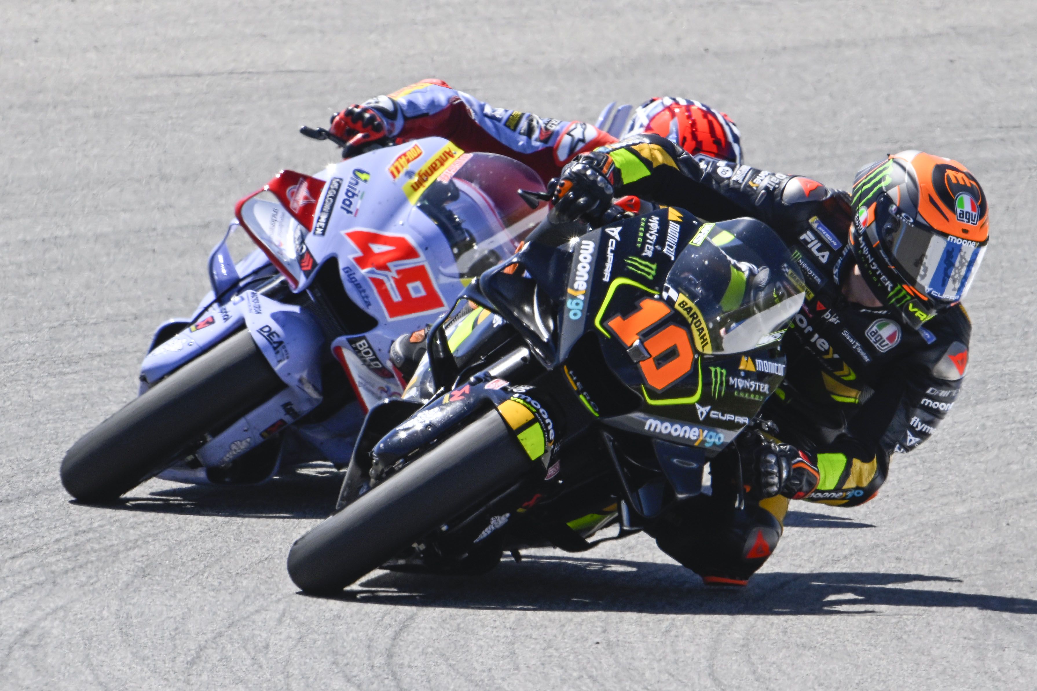 Luca Marini delante de Fabio Di Giannantonio, MotoGP Jerez 2023