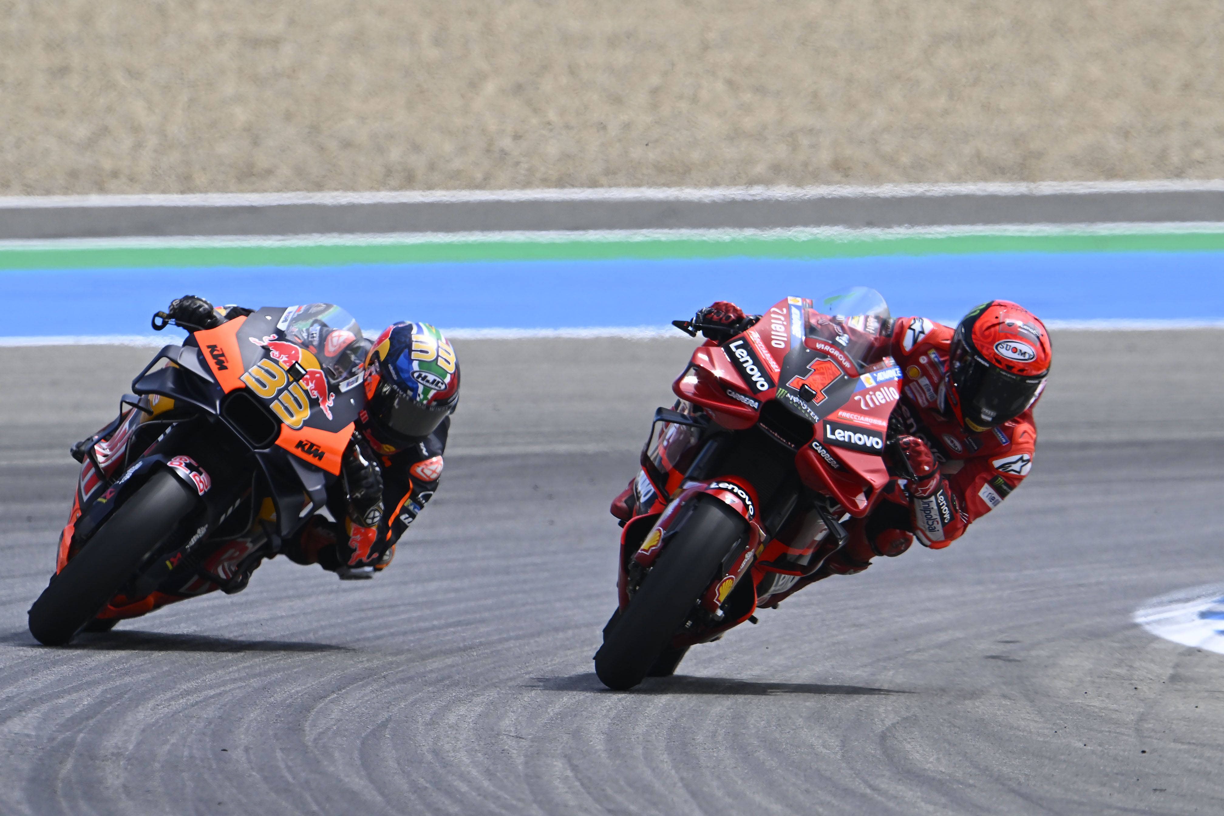 Pecco Bagnaia supera a Brad Binder, MotoGP Jerez 2023