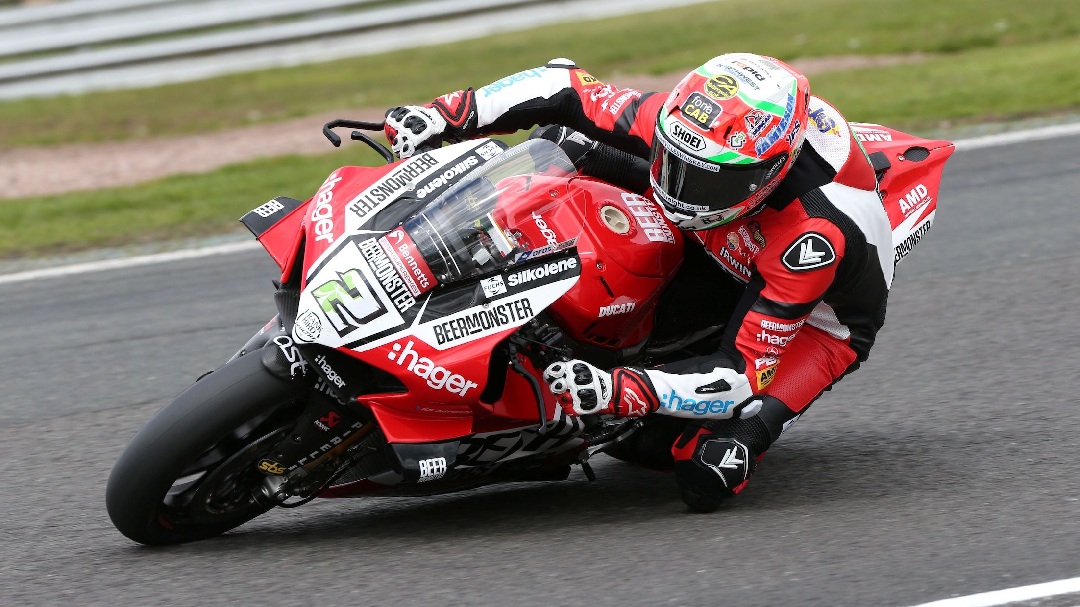 Glenn Irwin es el nuevo líder del BSB 2023 tras ganar en Oulton Park