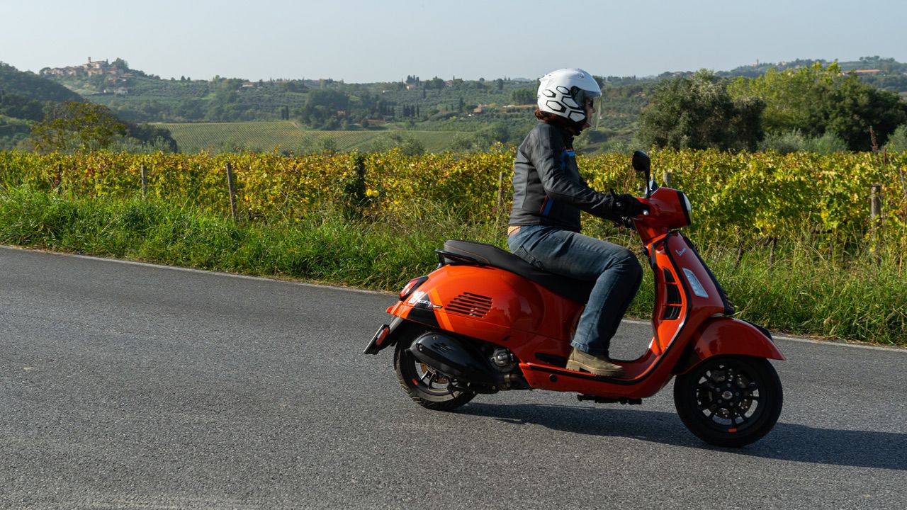 Vespa GTS300 2023