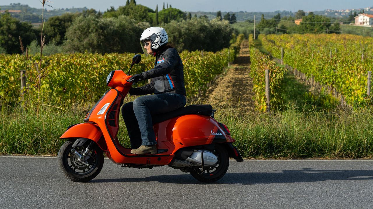 Vespa GTS300 2023