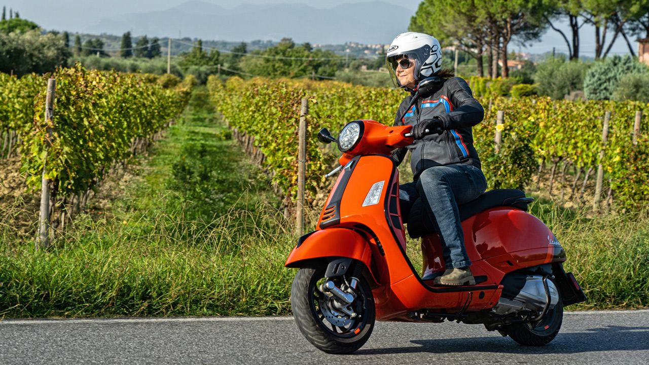 Vespa GTS300 2023