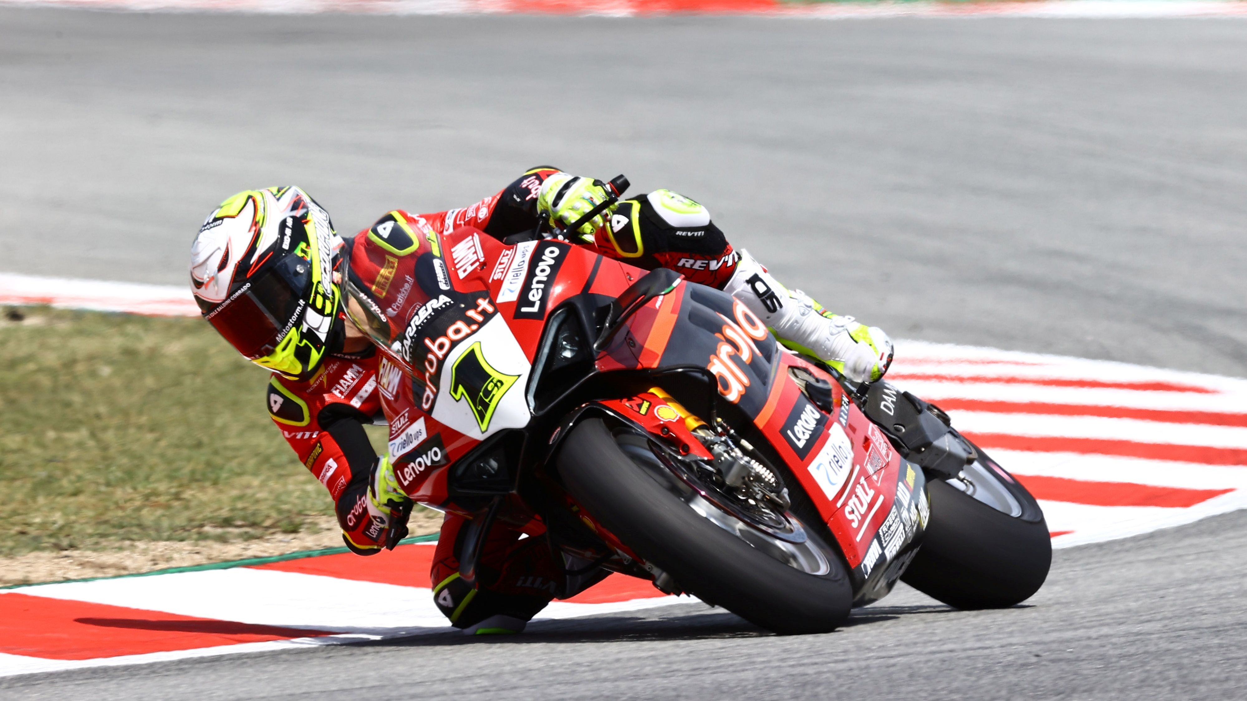 Álvaro Bautista tampoco ha tenido rival en la carrera Superpole en Barcelona