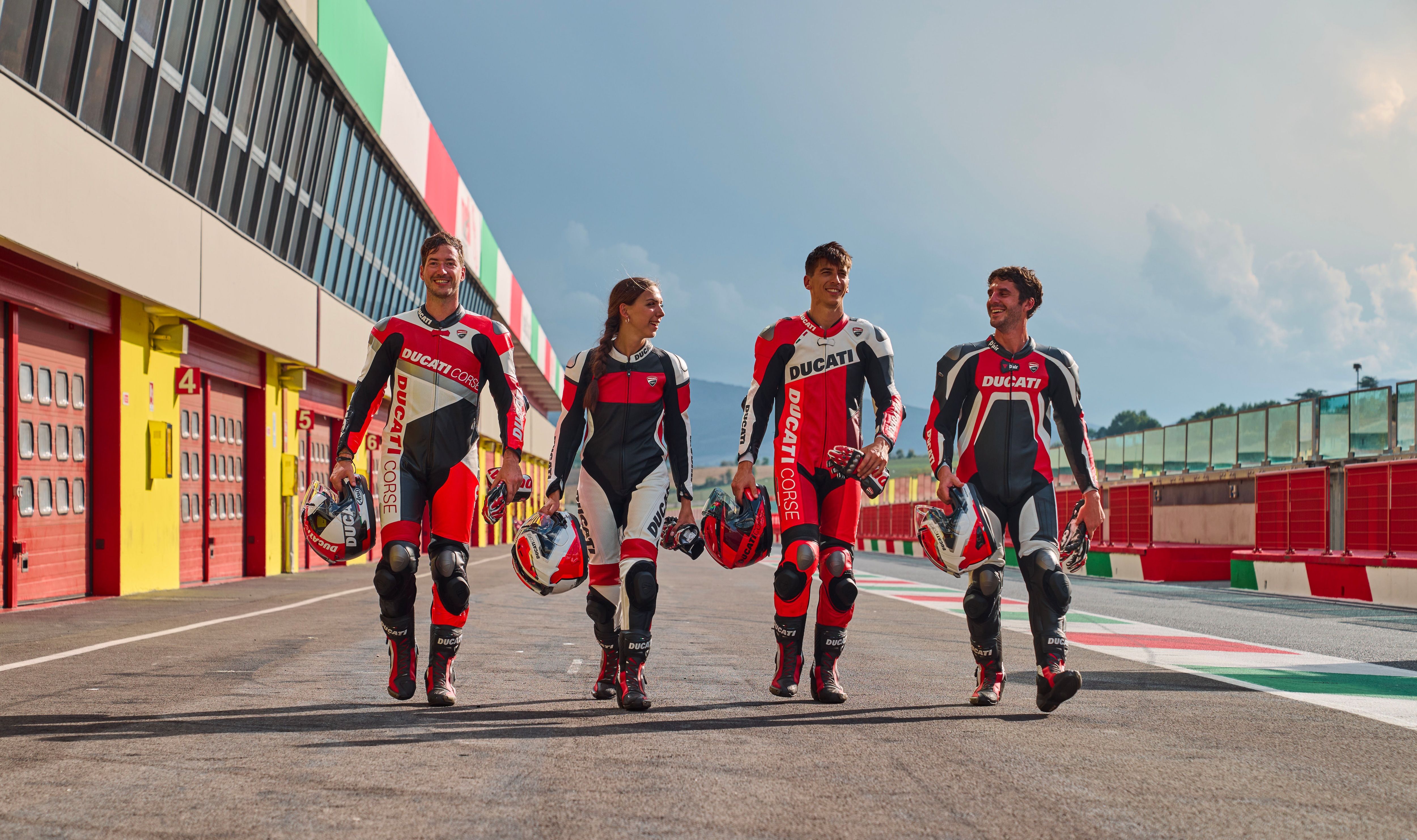 ¿Cómo diseñar a tu gusto y que te fabriquen tu mono de cuero Ducati a medida? Ducati Misura, lo hace