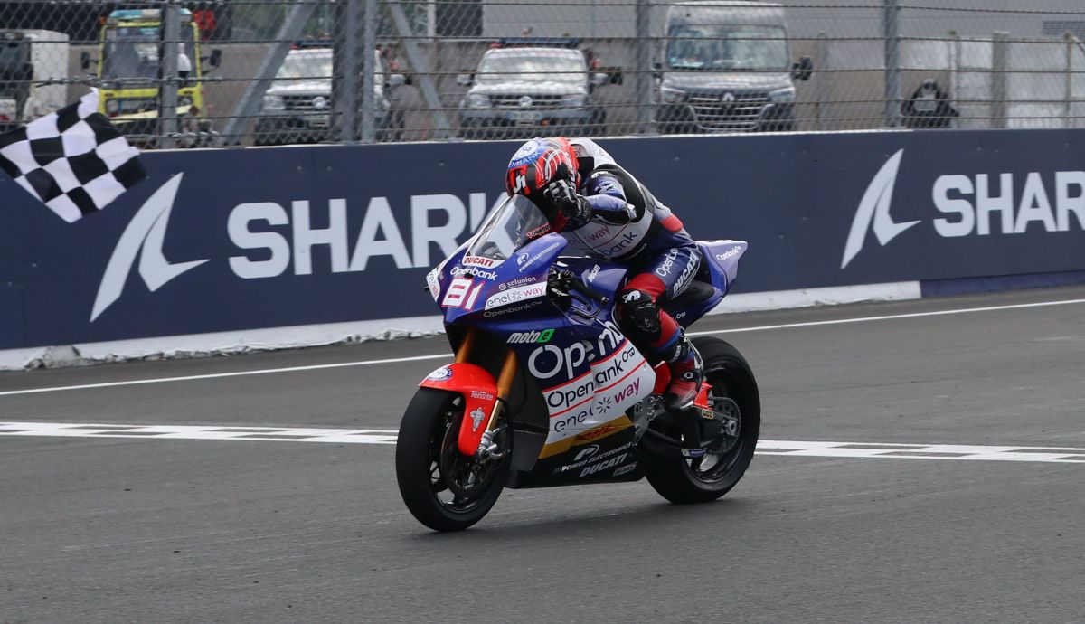 Jordi Torres bate a Héctor Garzó en MotoE con la Ducati