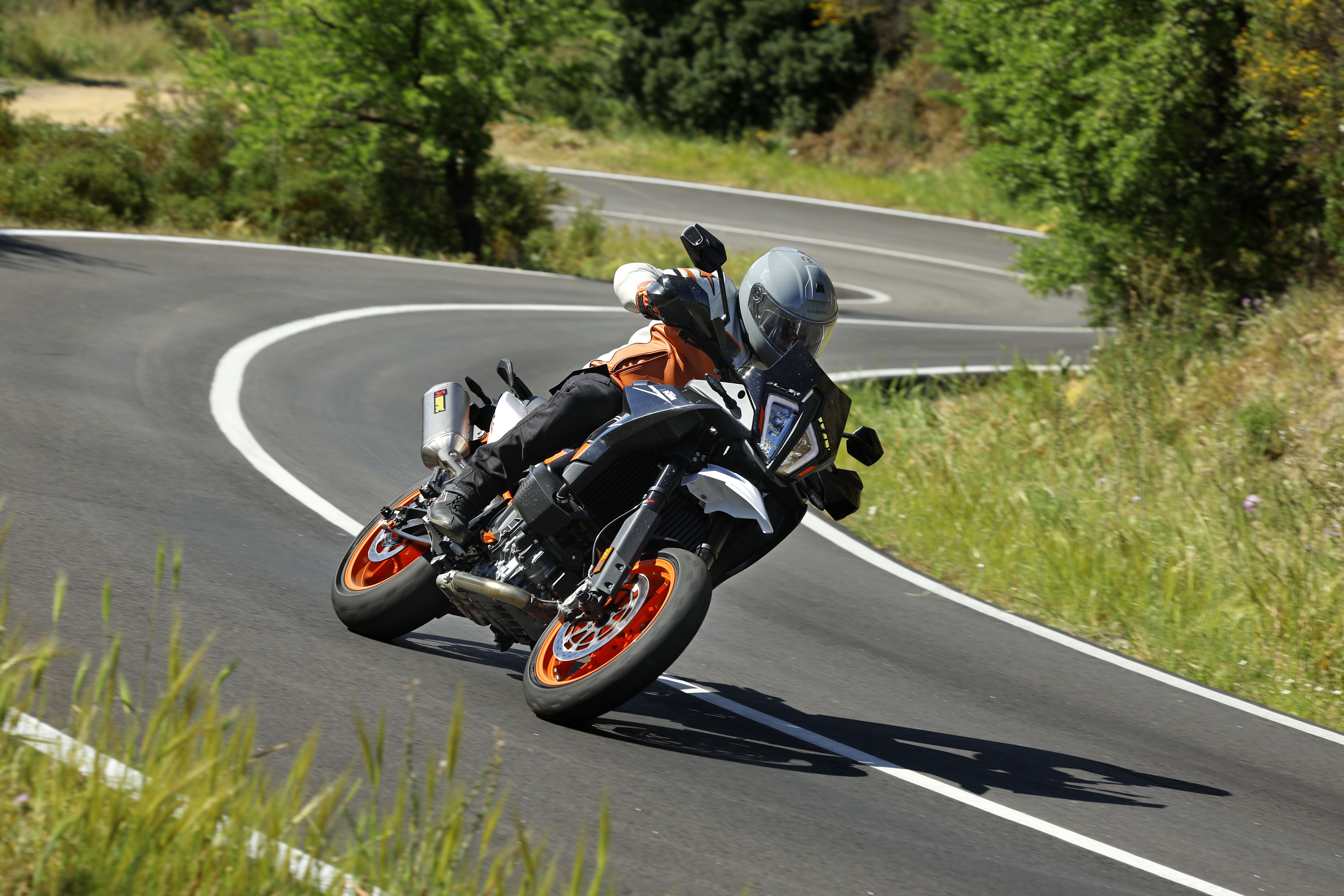 KTM 890 SMT. Prueba, precio y ficha técnica de la nueva Sports Tourer austriaca