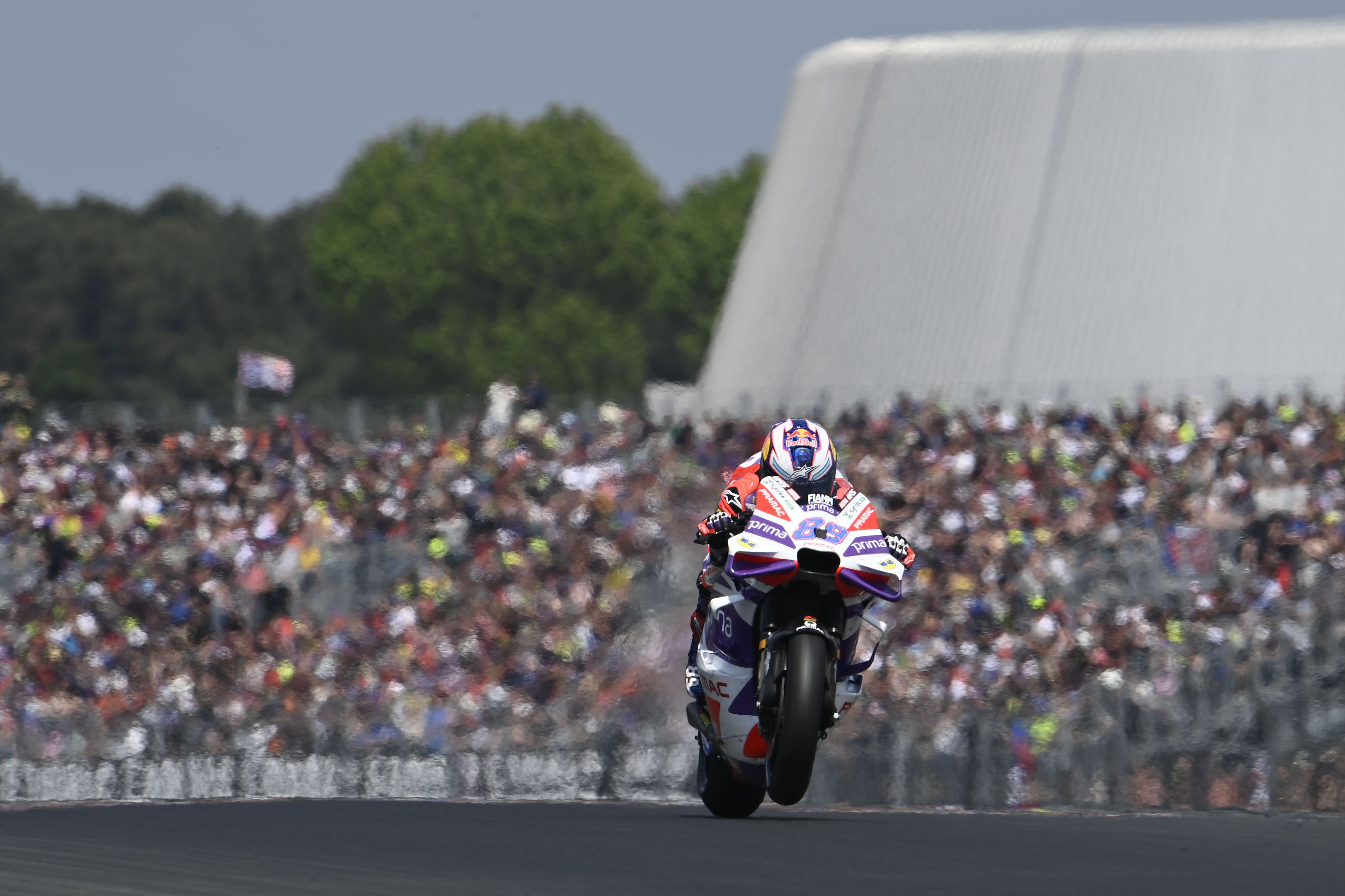 Jorge Martín da un vuelco a la clasificación en Le Mans.