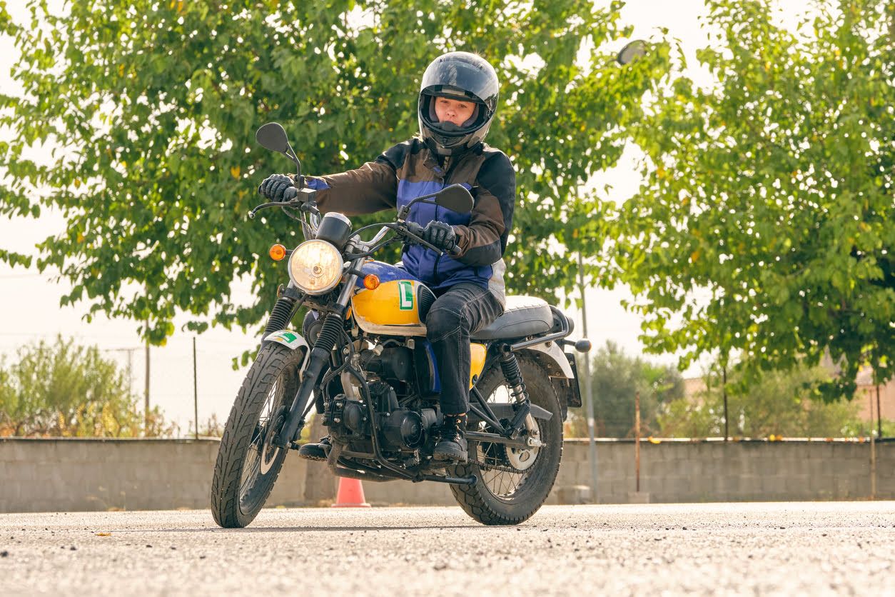 Cuándo se renueva el carnet de conducir de moto