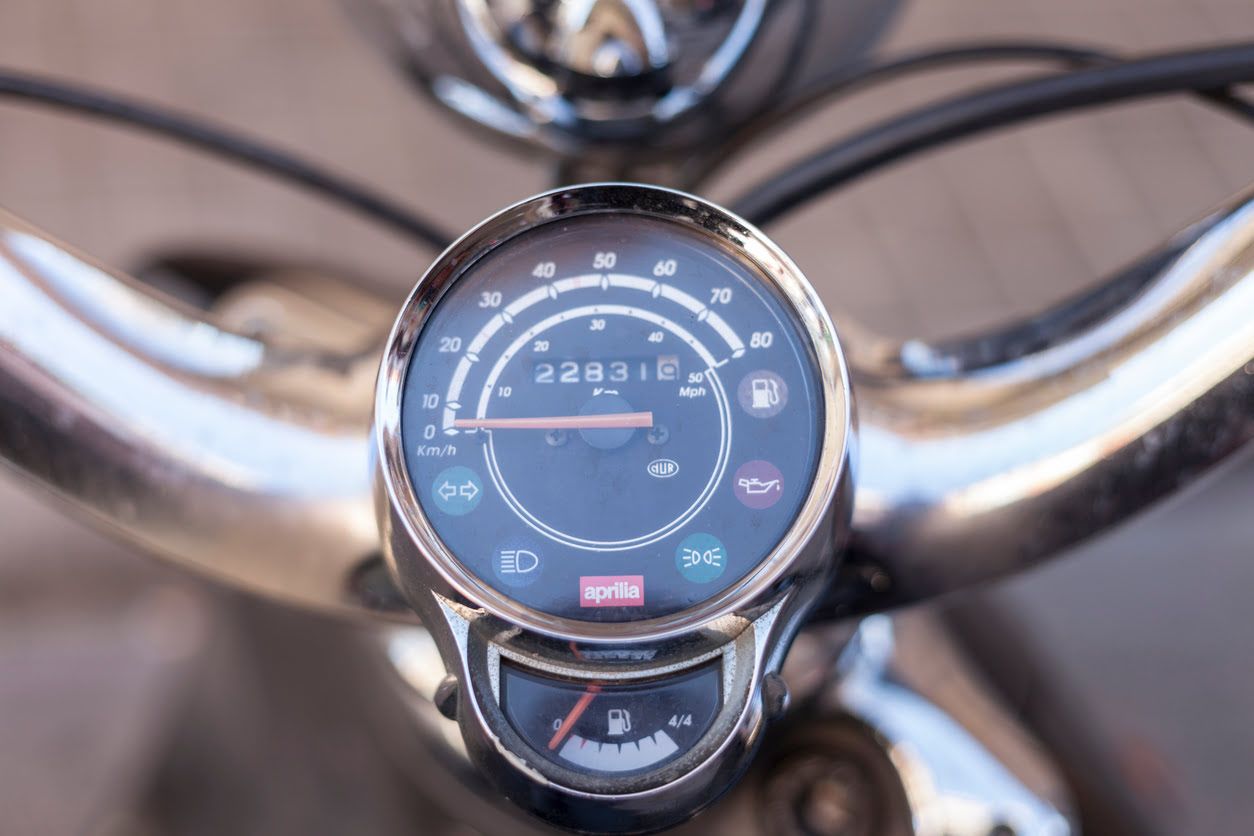 Qué es un odómetro de moto