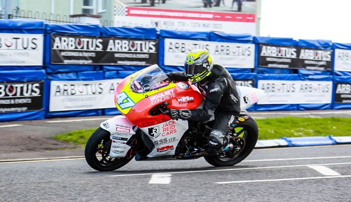 Richard Cooper ganó las dos carreras de Supertwin en la NW200 2023 Richard Cooper ganó las dos carreras de Supertwin en la NW200 2023