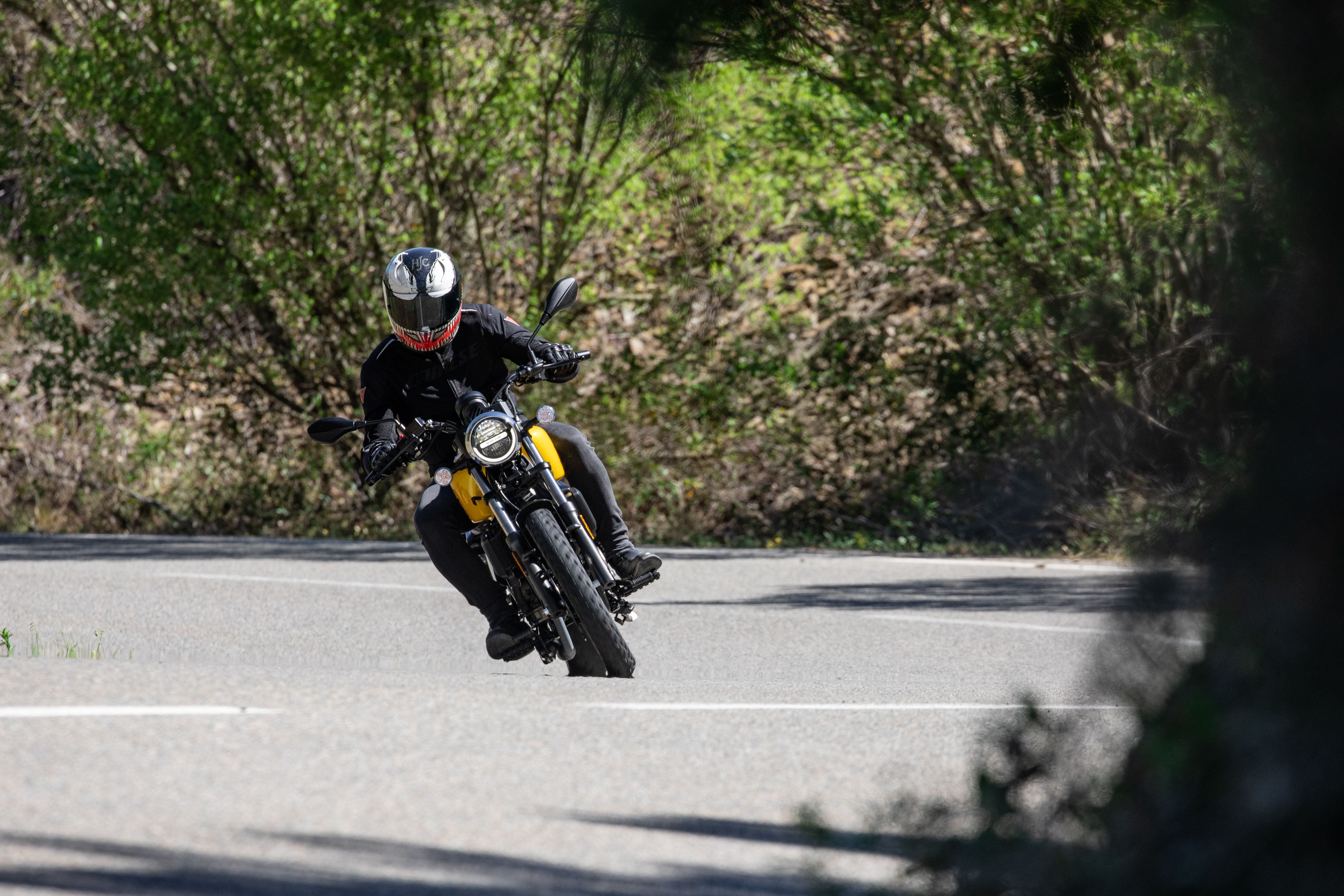 QJMotor SRV125 accion (3)