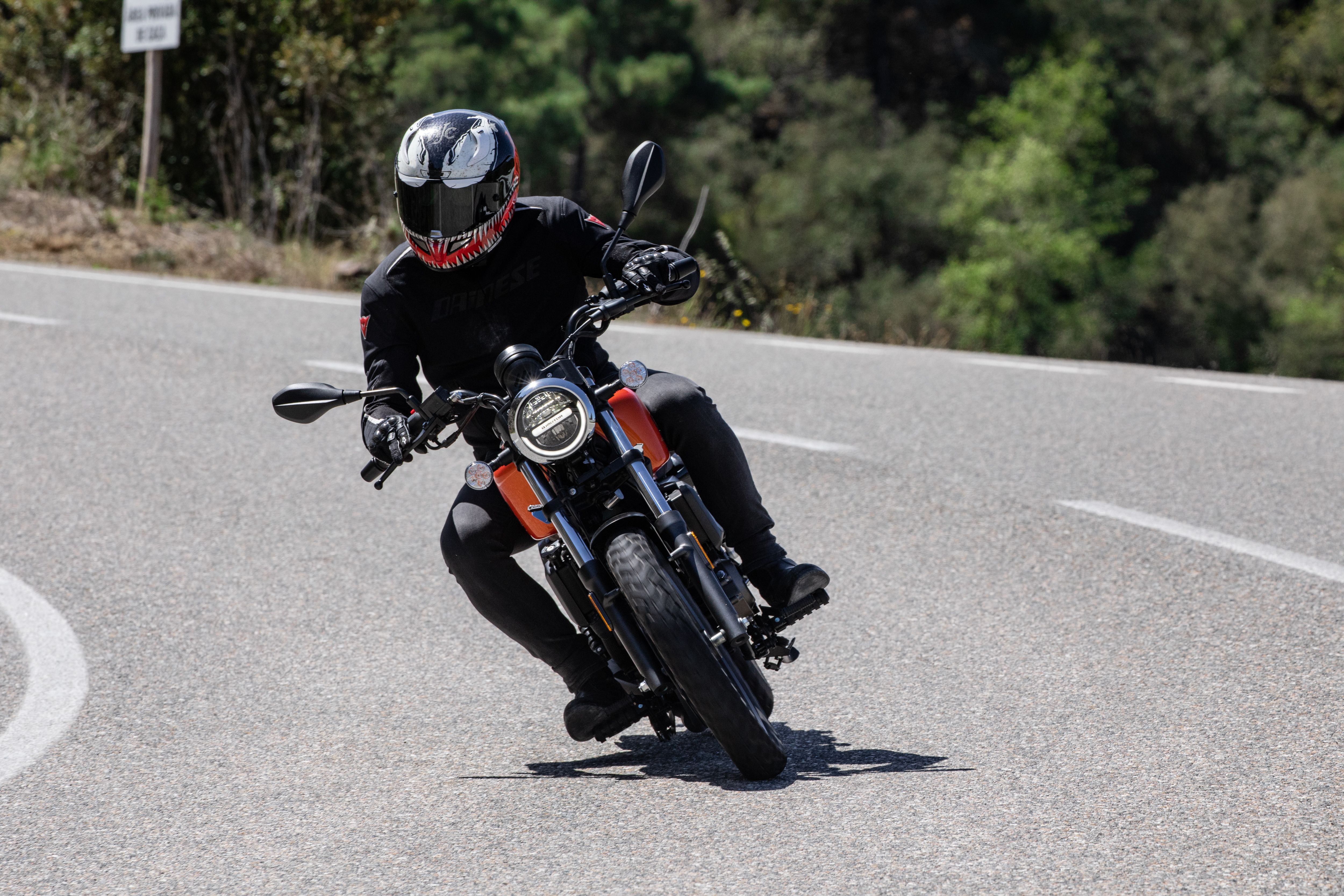 QJMotor SRV125 accion (5)